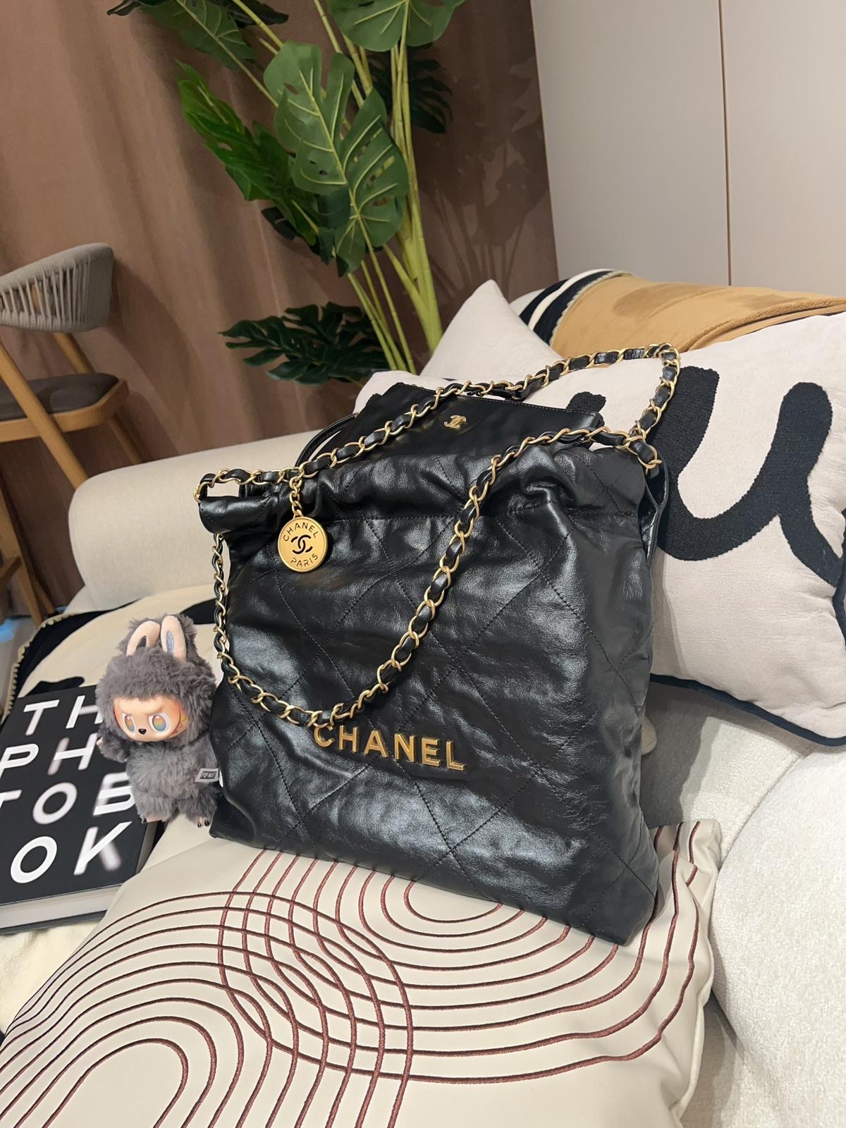 Chanel 22 Small AS1160 黑色牛皮，金鏈100%Uthentic, 98%New ✅晶片✅Dust bag✅Pouch