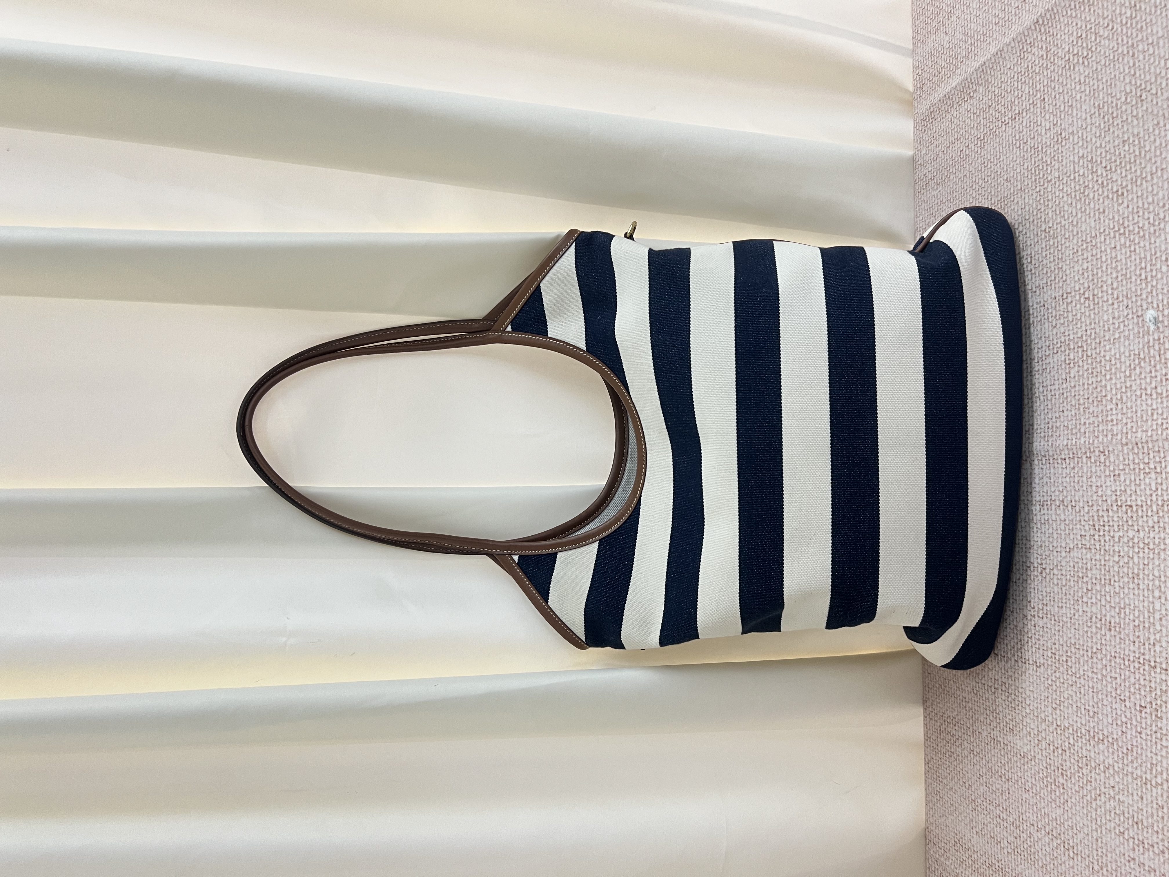 Pre-Owned MIUMIU Tote Bag