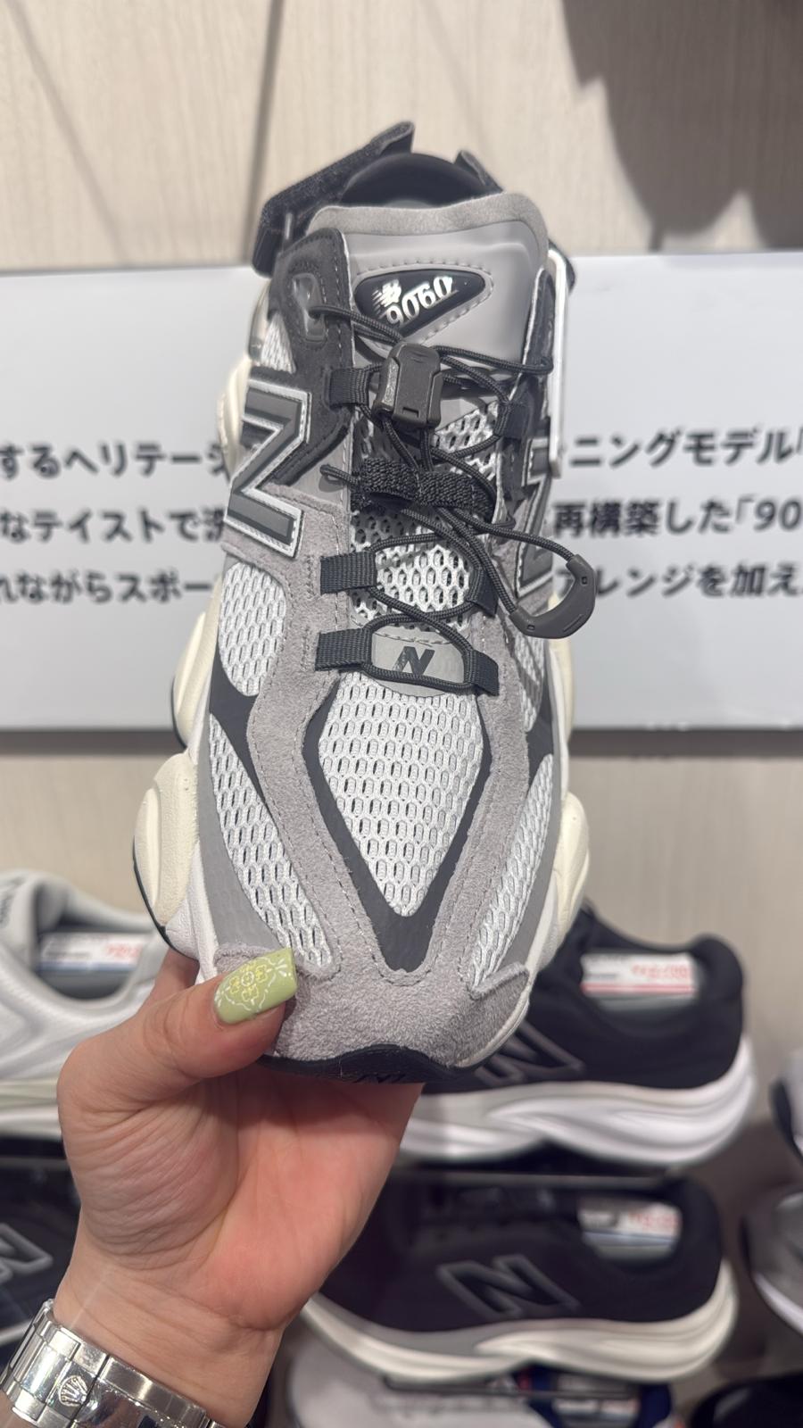 哇🤩日本限定呢對new balance 涼鞋官網斷曬貨！呢度有哦！ 每色一人限購一對！🤣🤣 New balance u9060 灰/黑 灰色only jp26.5 cm 黑色jp 22.5- 28cm