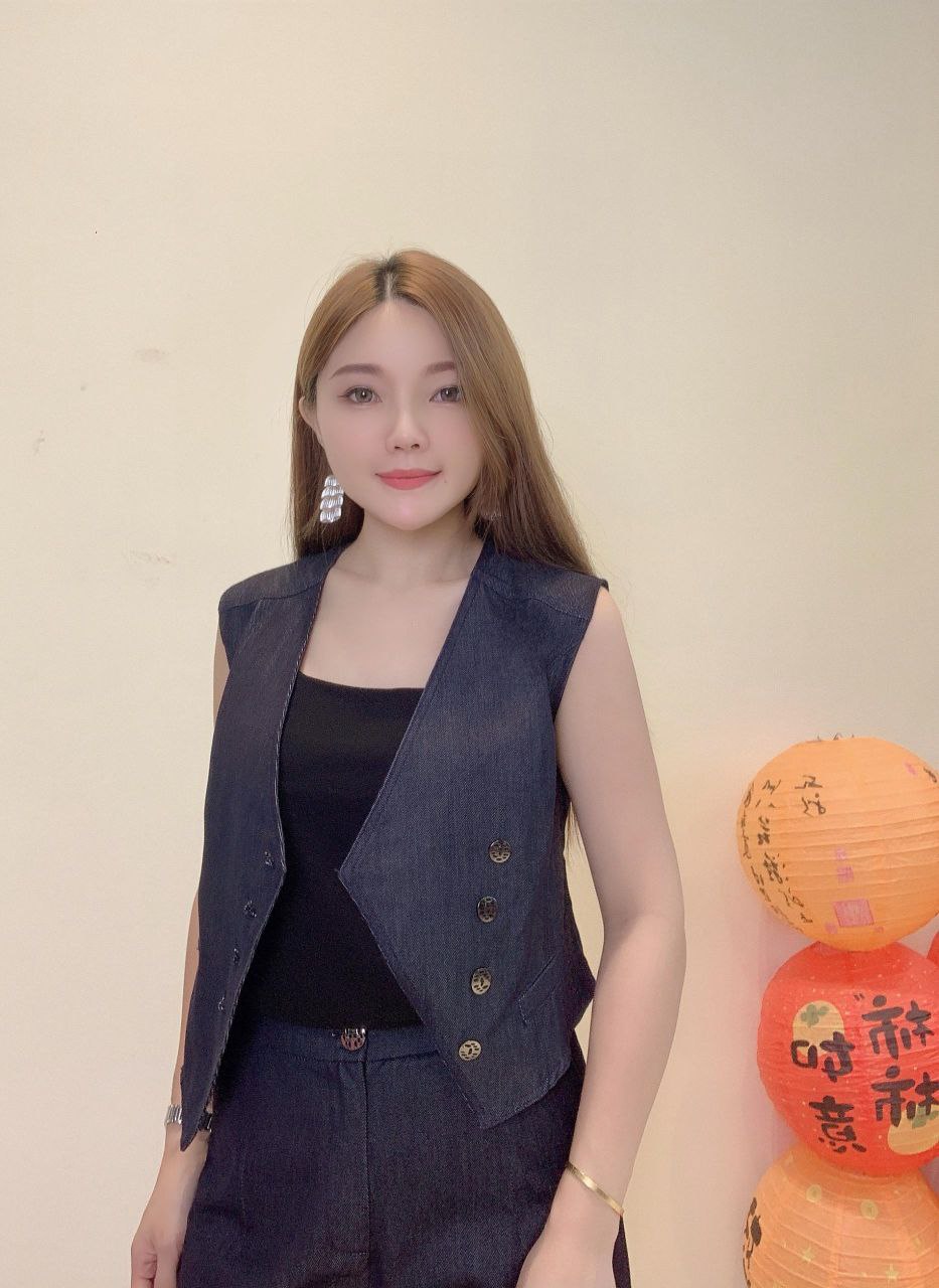 V领马甲式上衣 1830