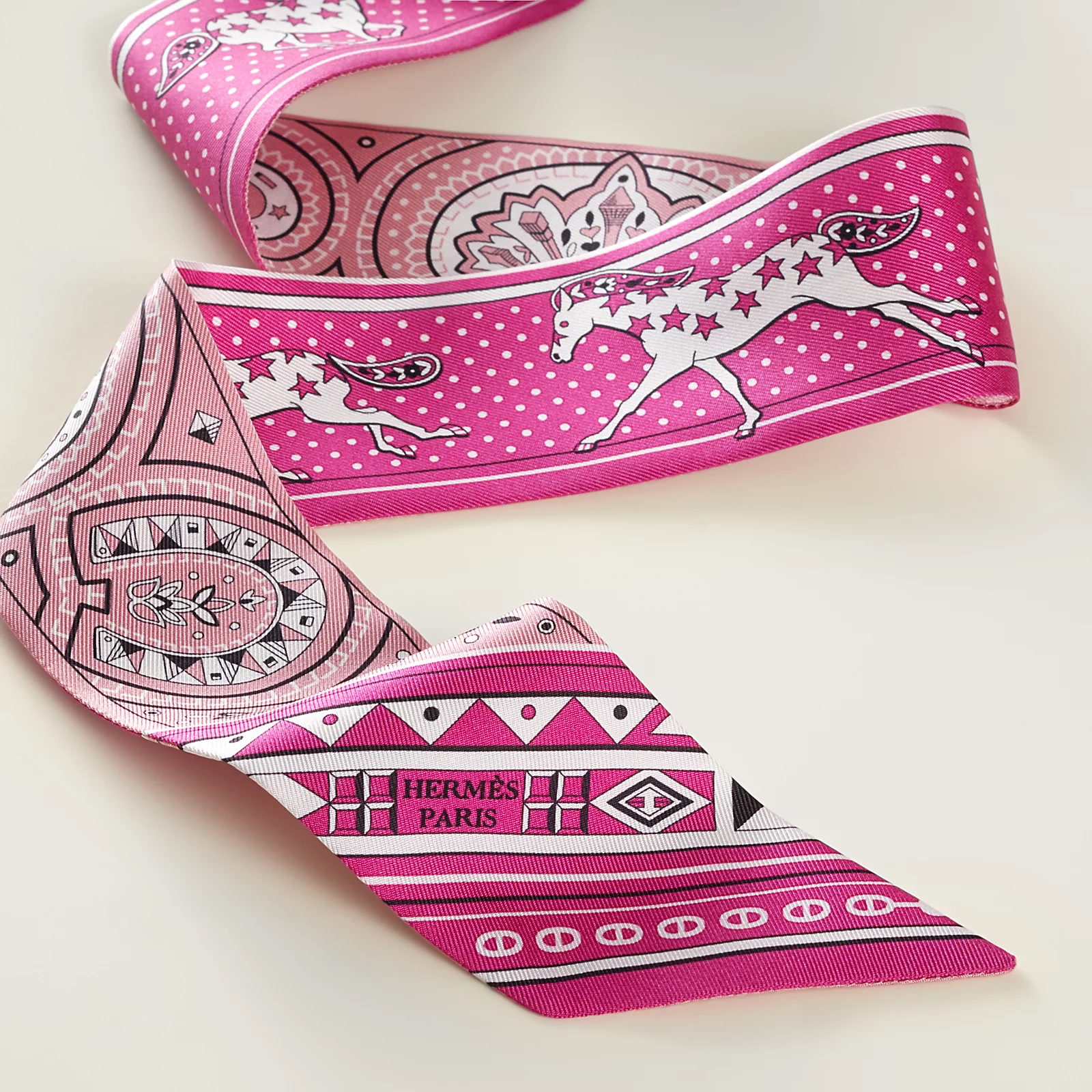 ✨Hermès 全新🆕 100%絲 Cheval de Coeur Bandana圖案 Twilly