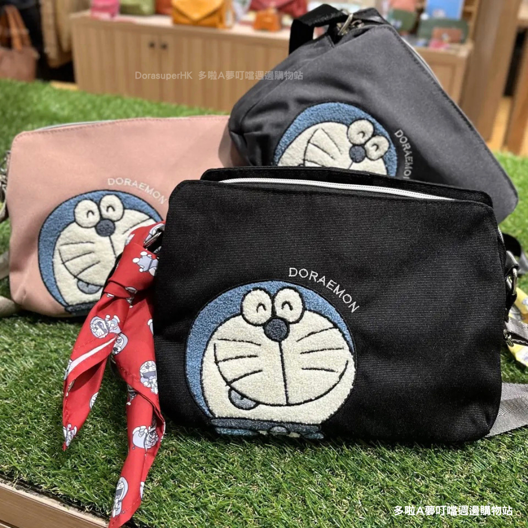 [快閃優惠訂購] 多啦A夢斜孭袋 毛絨刺繡 M size | Doraemon 手袋 禮物