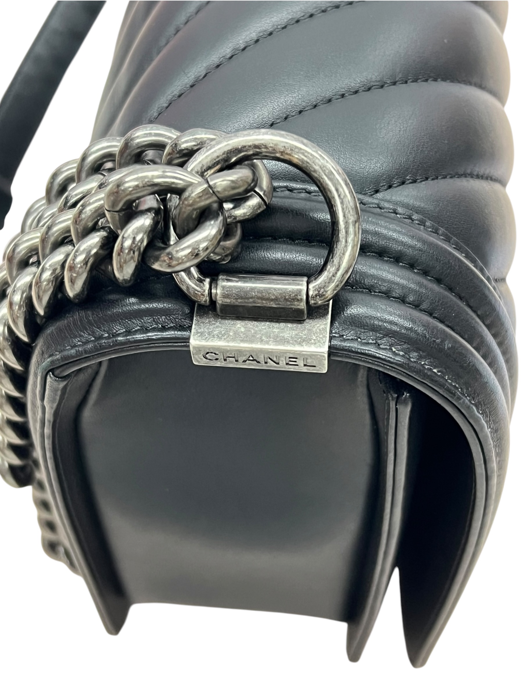 Pre-owned Chanel Chevron Quilted Boy Flap Bag / Product Code:081808