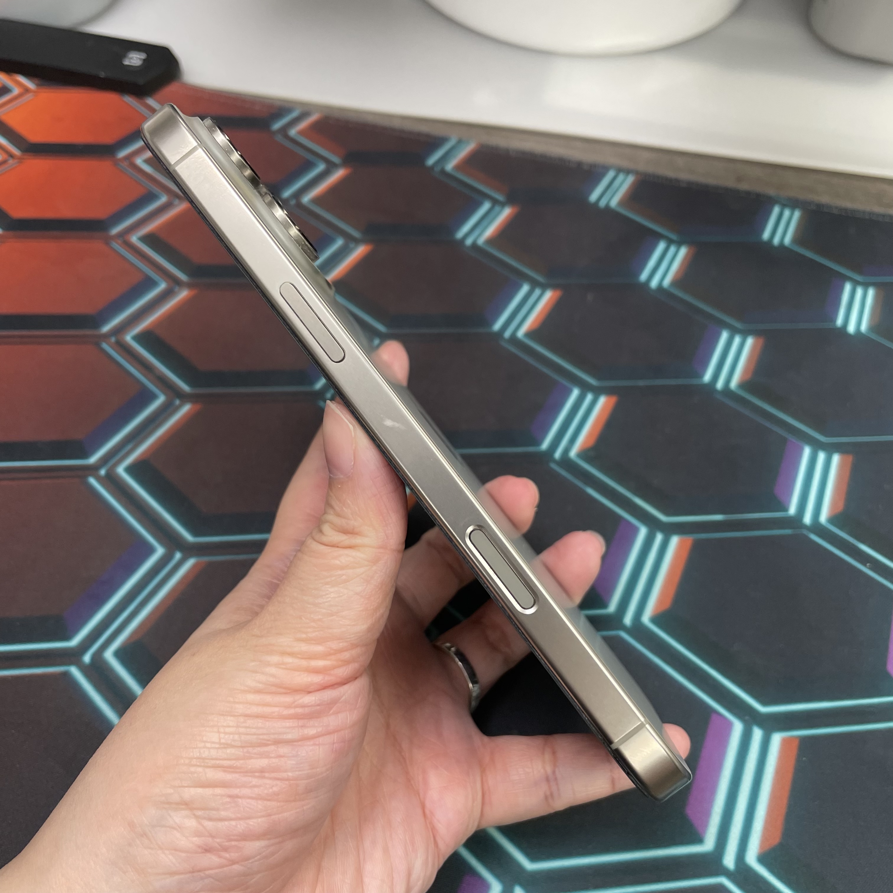 *8308 16 Pro max 完美機 256GB 電81 原色 gray