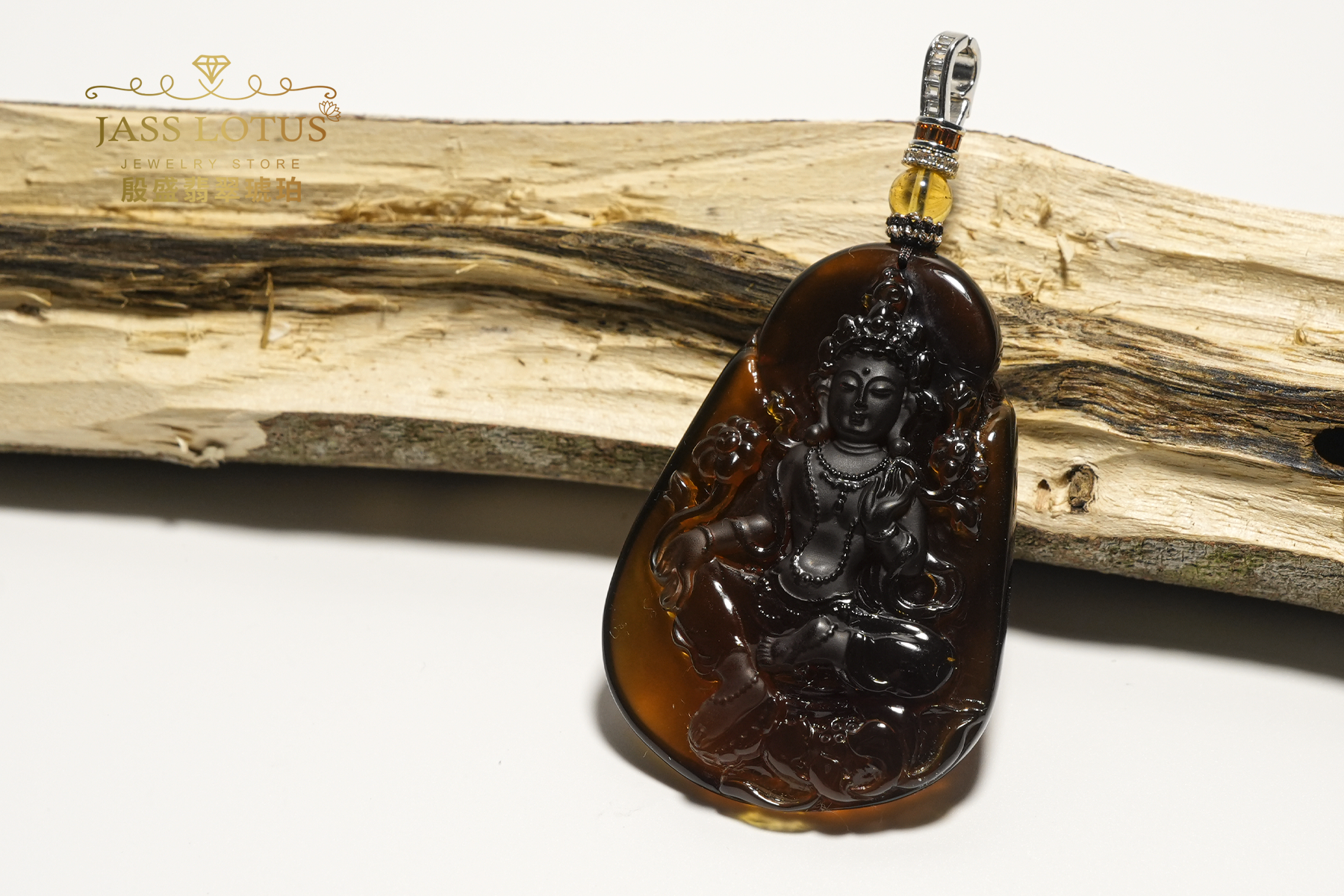 緬甸天然琥珀紫羅蘭珀雕刻渡母吊墜