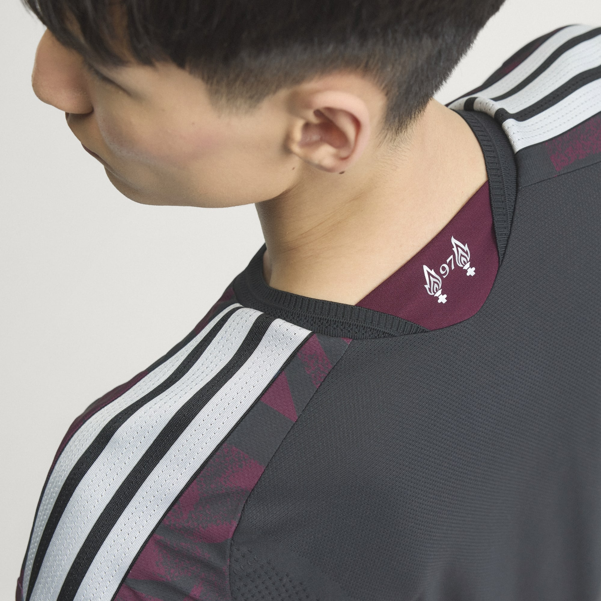 🚩Kop的旗海震撼 Adidas Liverpool 利物浦 2026-27 三客球員版球衣 (可加印字章) KA6858