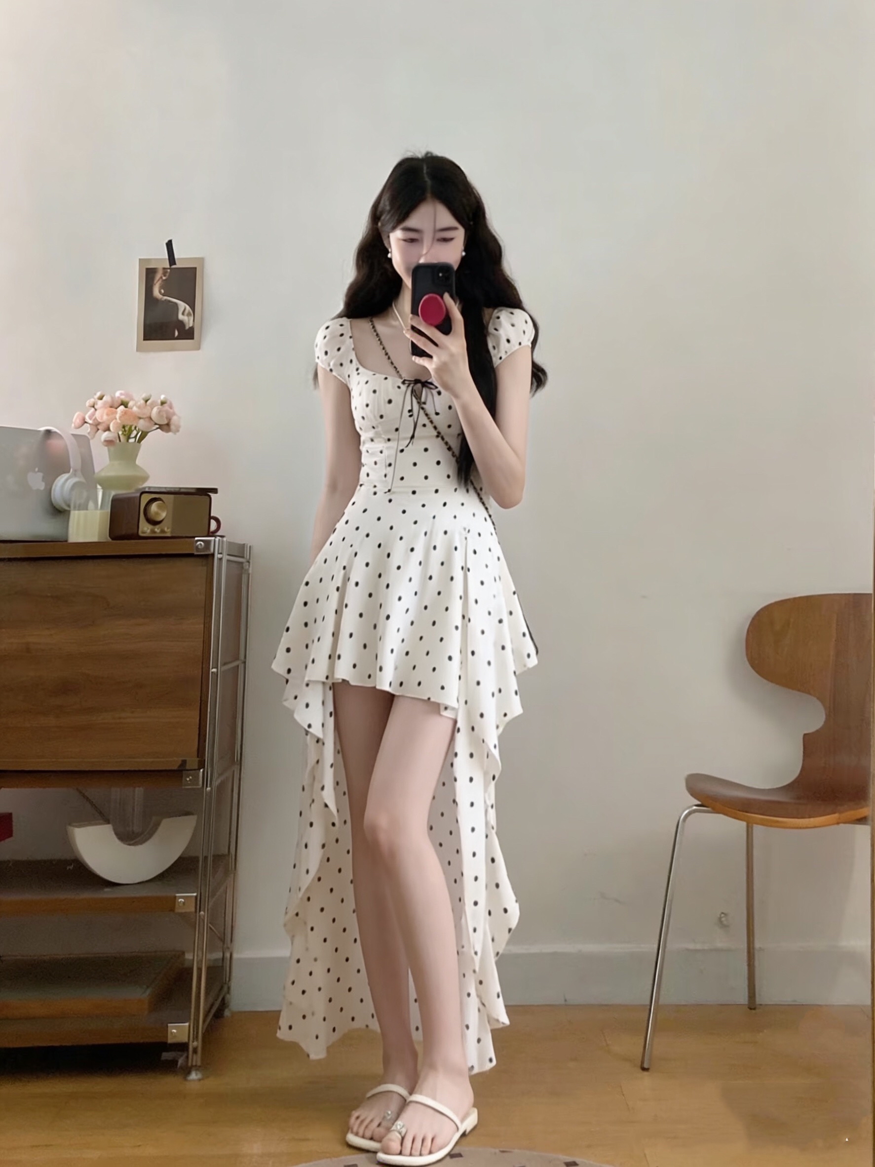 B18(1872) 法式气质波点荷叶前短后长杏连身裙