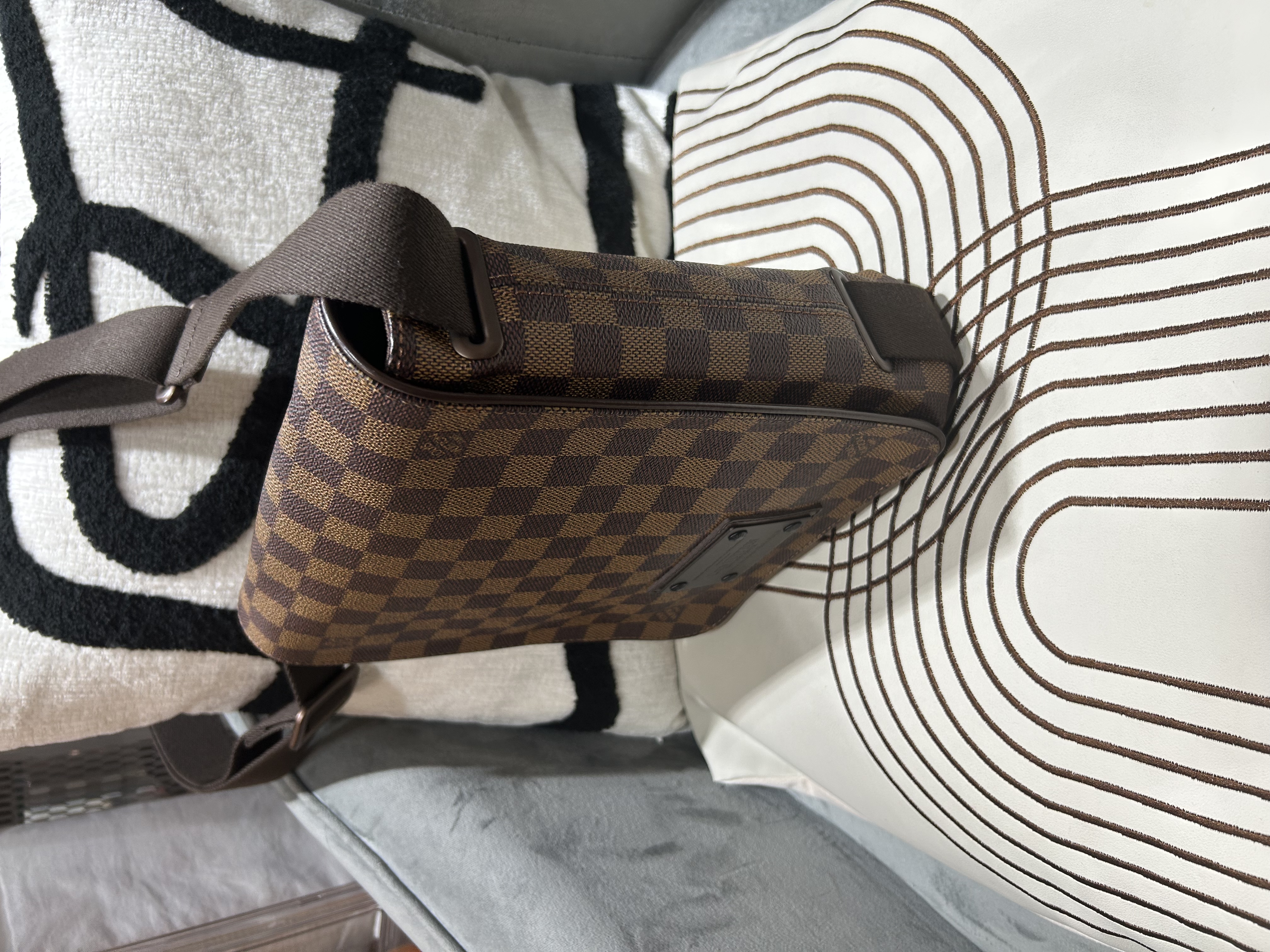Lv DAMIER EBENE BROOKLYN PM, 100%Authentic ,98%new With dust bag 