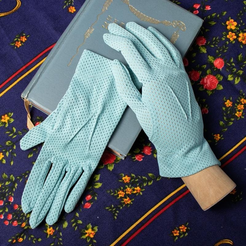 Vintage C.a. 1950s-60s Kayser Made in Canada Pastel Blue Day Gloves (MT331)