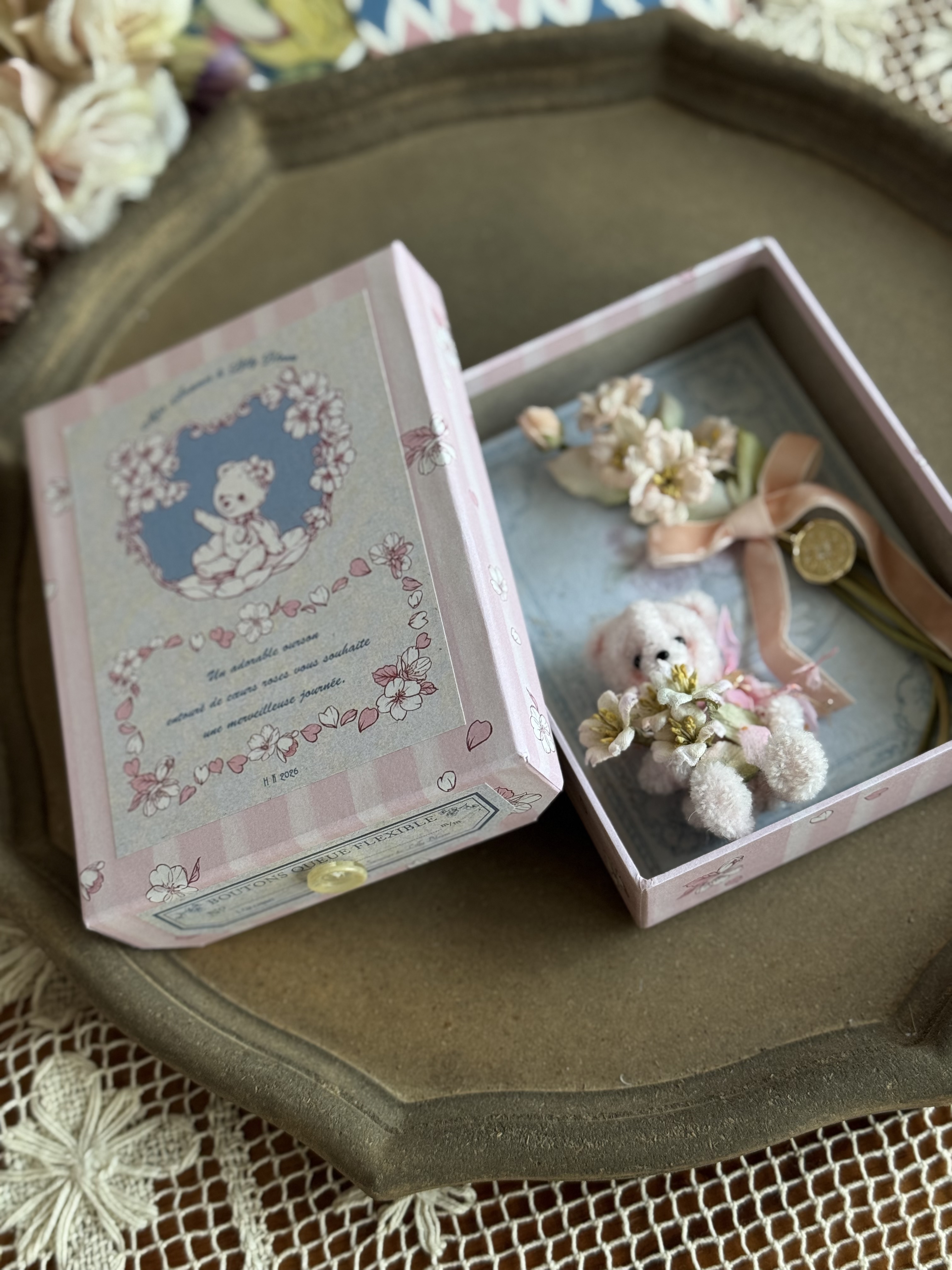 Lilly Bloom x Miss Summer - Collab box set 櫻花小熊胸針組合C