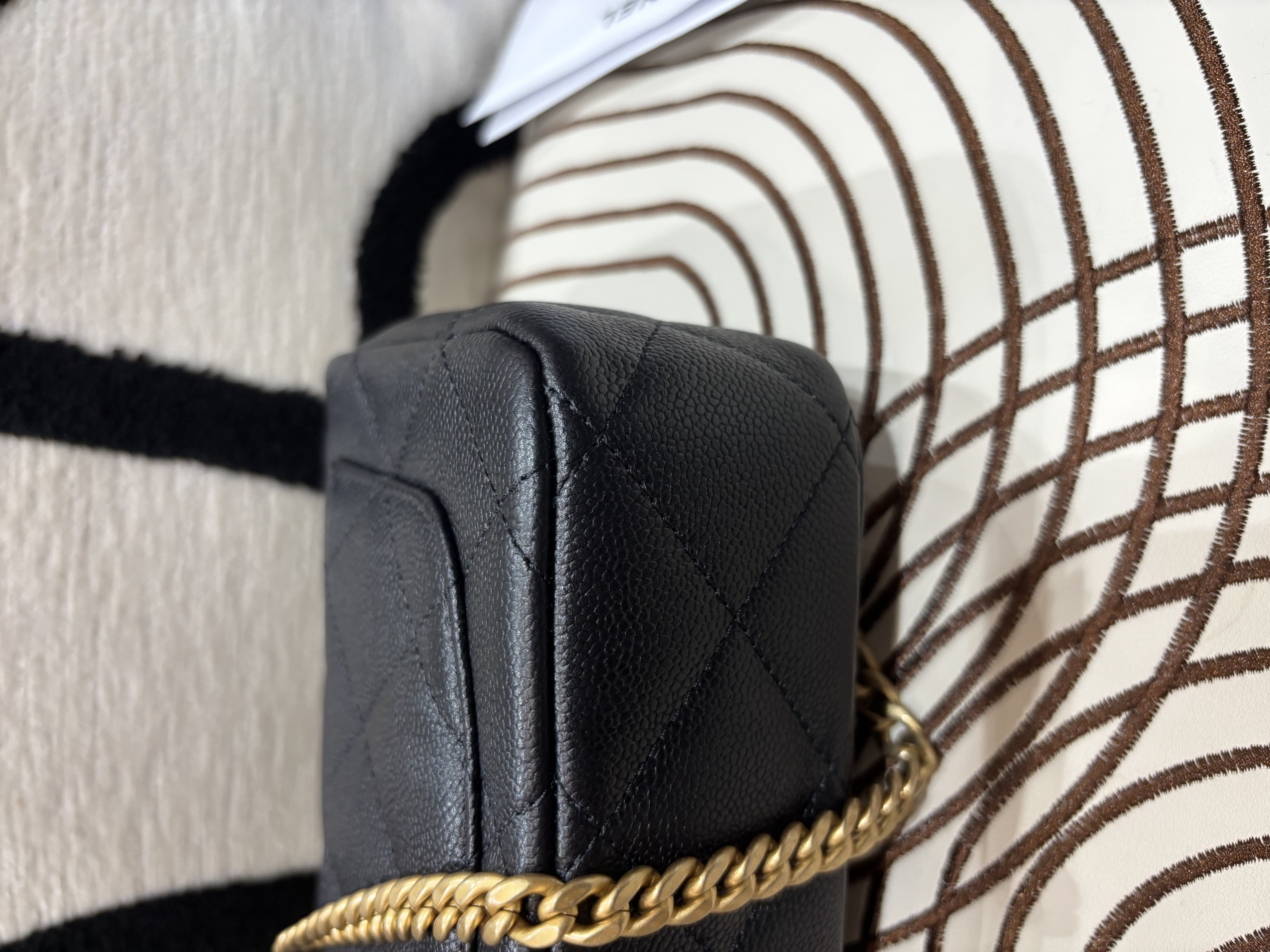 未使用品 Chanel flap bag 黑色魚子醬牛皮心心金球 心形調子求方胖子100%Authentic, Unused未使用品 ✅晶片✅收據✅Dust bag✅Box