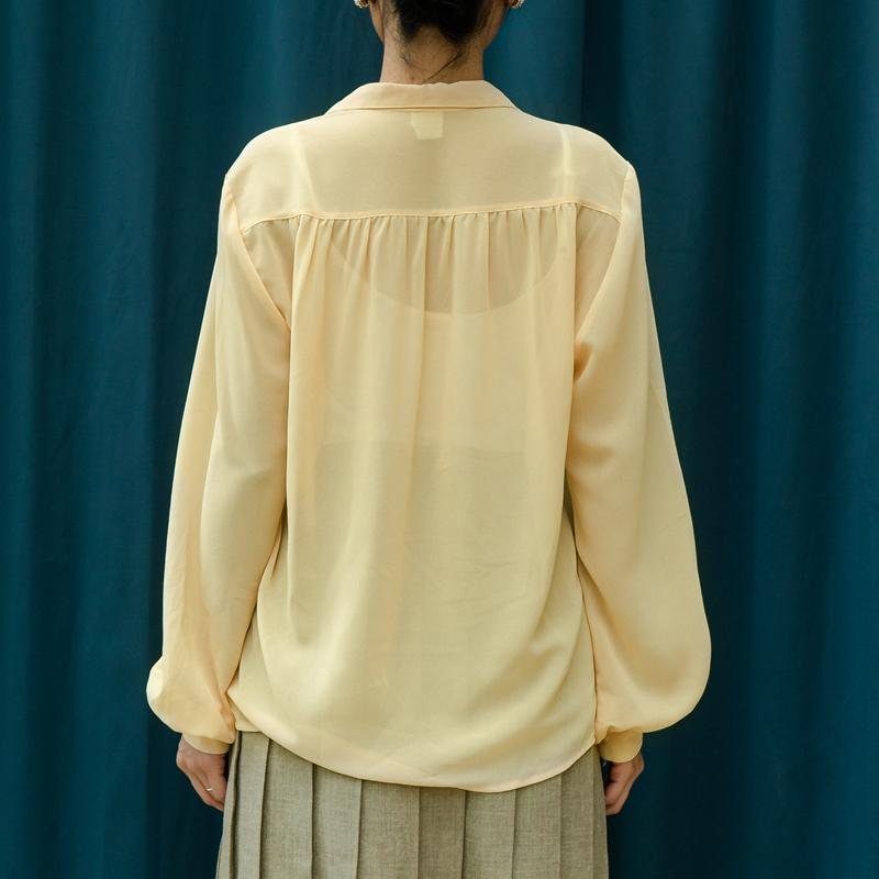 Rare! Vintage C.a. 1980s Made in France Light Yellow Lady Portrait Embroidery Blouse /Ladies Shirt (MT1604-5)
