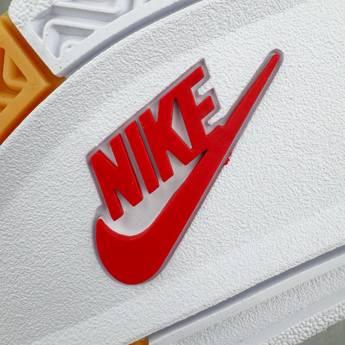 Nike SB x Air Jordan 4 Retro SP "Varsity Red" DR5415-106 