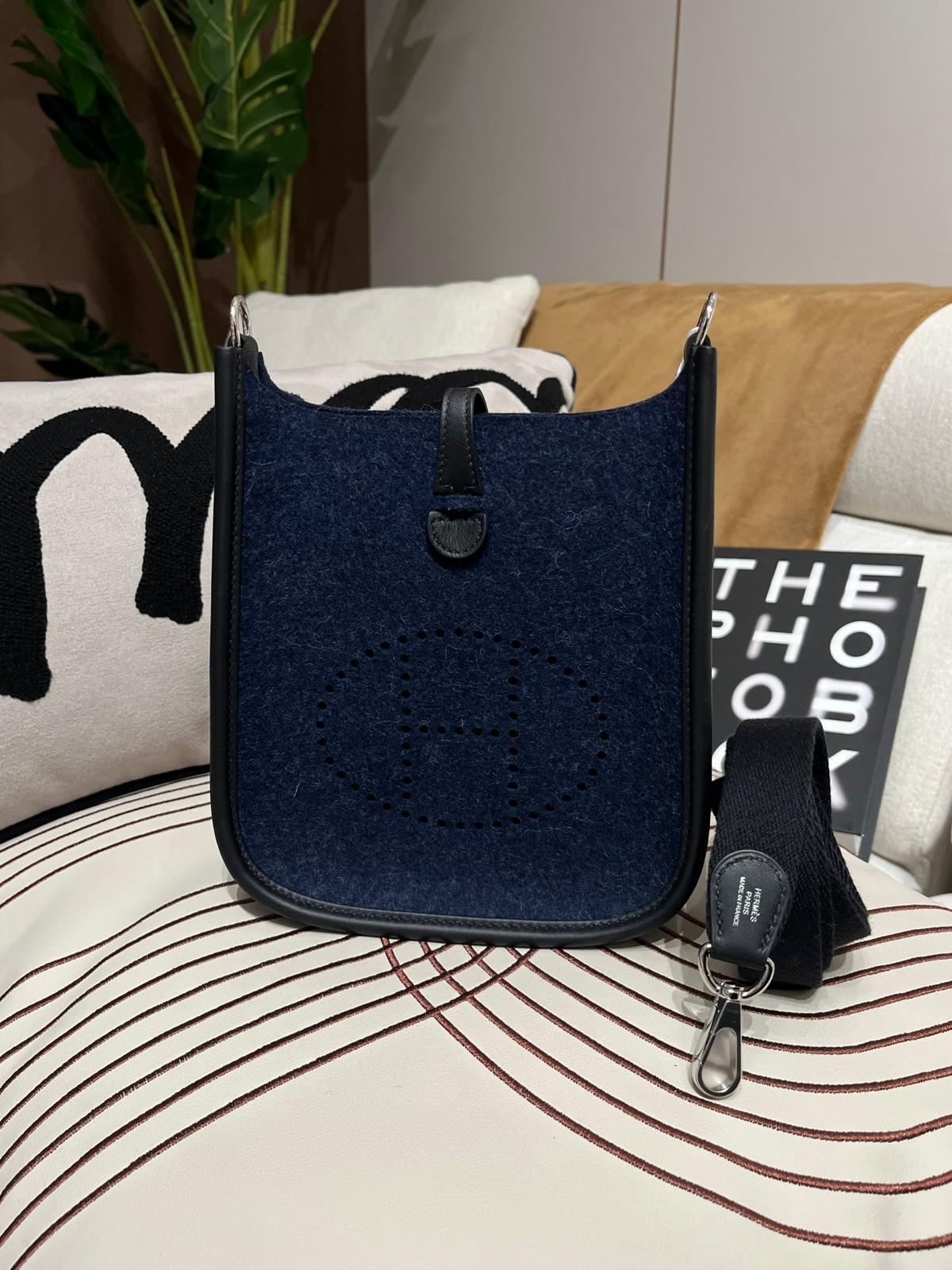 全新 HERMES Mini Evelyne 16 ,2Z 午夜藍 Bleu Nuit牛皮 Feutre 羊毛氈銀扣,STAMP Z , 100%Authentic,全新未使用品 ✅收據✅dust bag✅box 