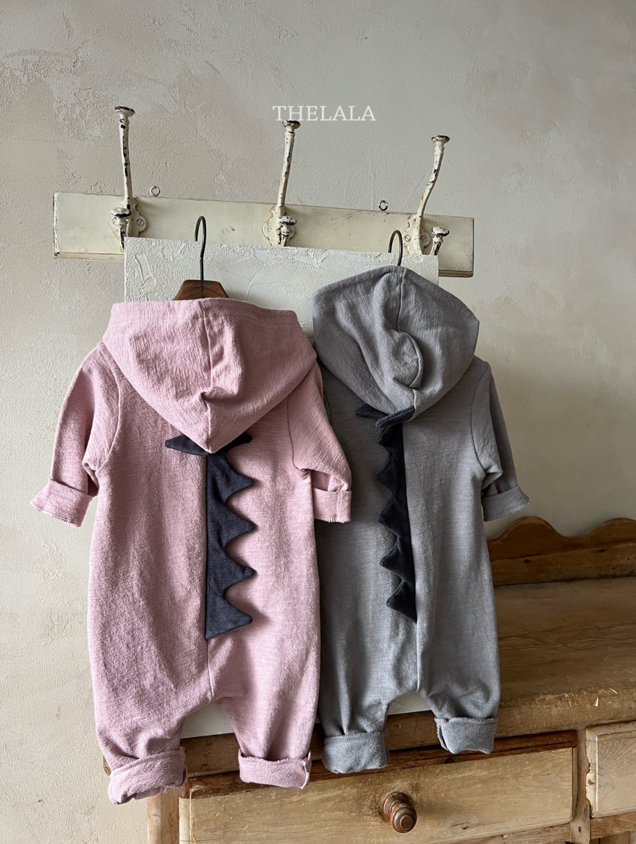 🌸預訂 韓國直送🌸🇰🇷THELALA兩色恐龍造型連帽拉鍊長袖連身服