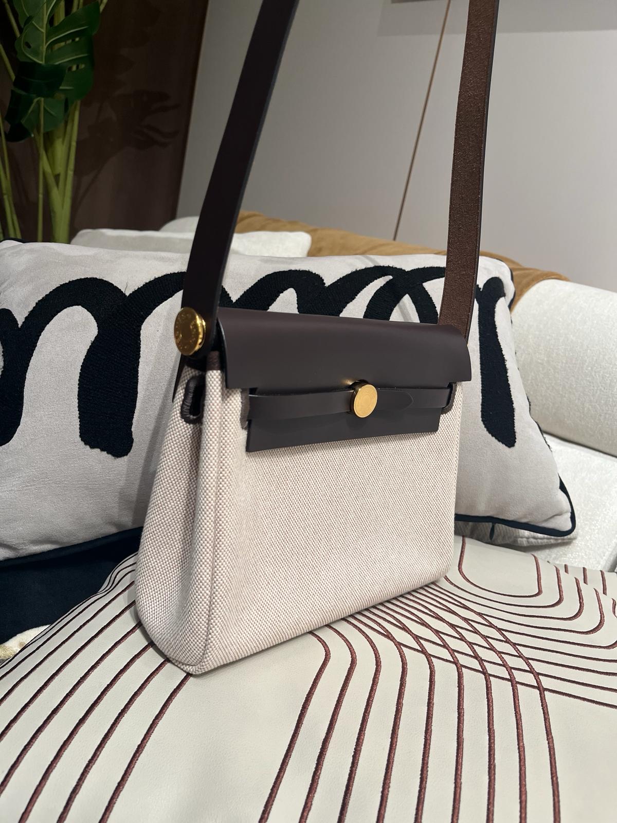 Hermes mini herbag  Stamp K (米白灰/威瑪犬米/烏木色)ecru/beige/ebene, 100%Authentic, 95%New✅Dust bag