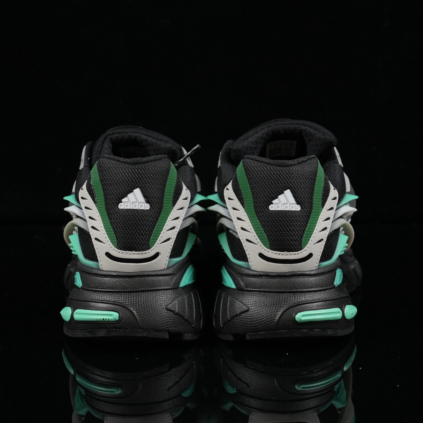 Pharrell Williams x Adidas Adistar Jellyfish JP9276