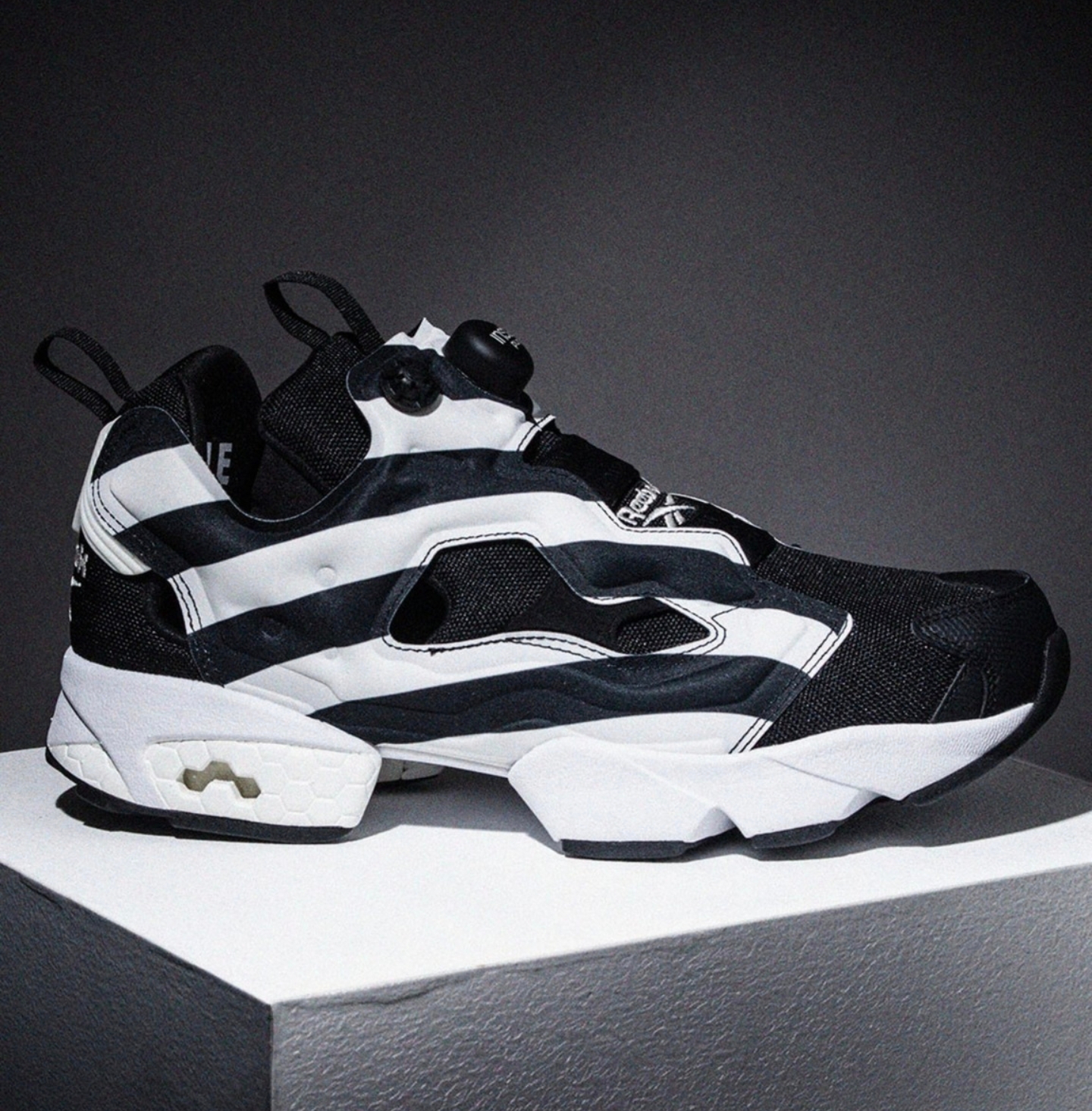 REEBOK Pump Fury 94 (Zebra) **MESSAGE FIRST/先查詢貨存** (100288625)