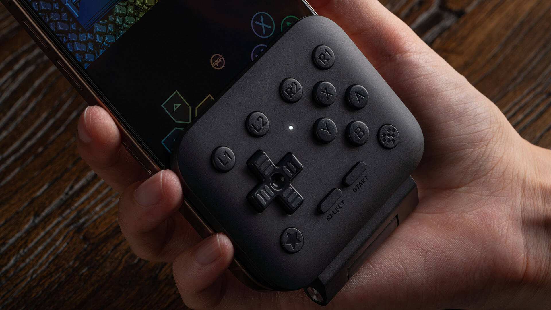 8BitDo FlipPad｜手機一秒變復古掌機   MISC-1675