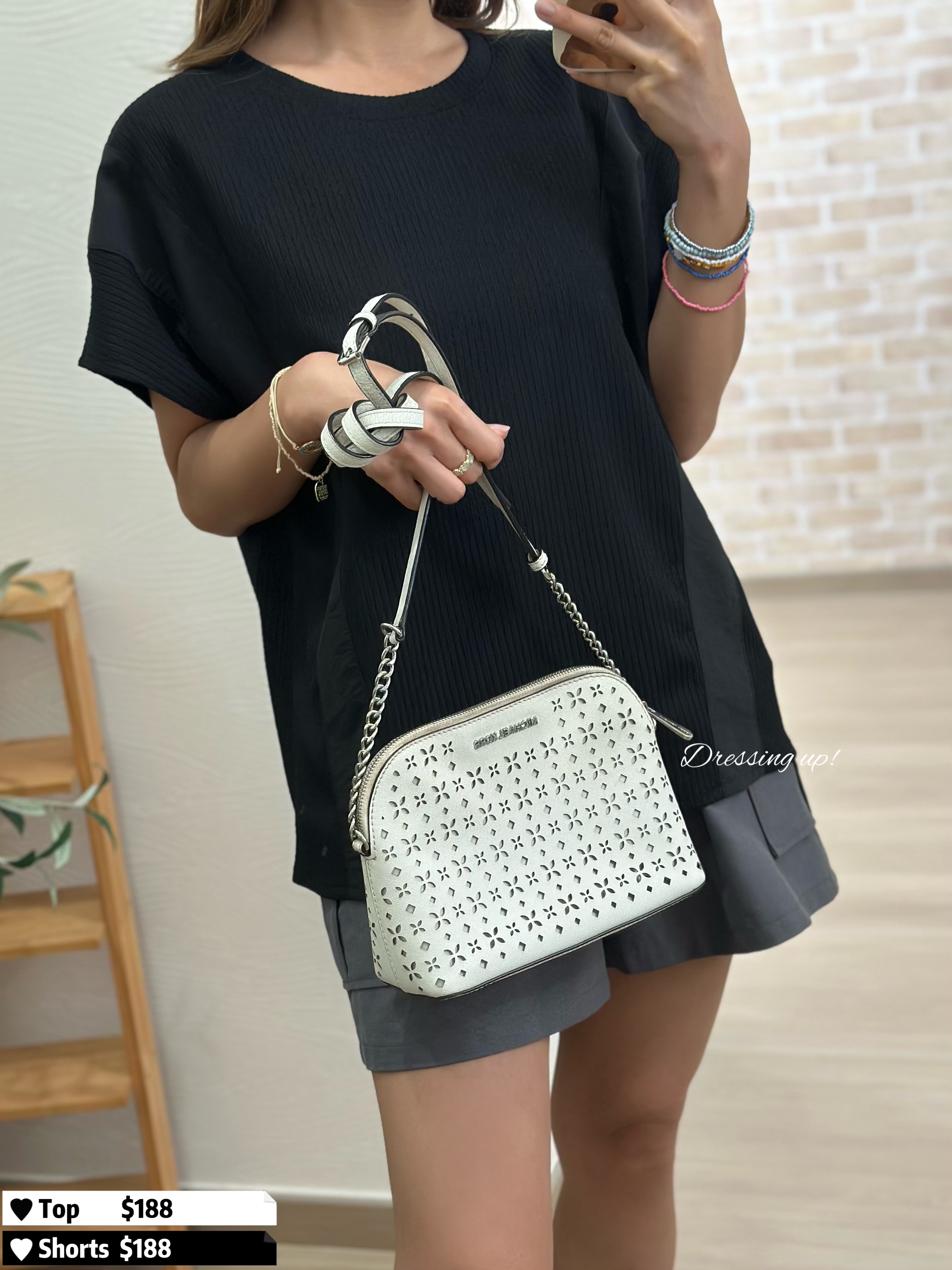 低調到極致｜黑色壓紋上衣