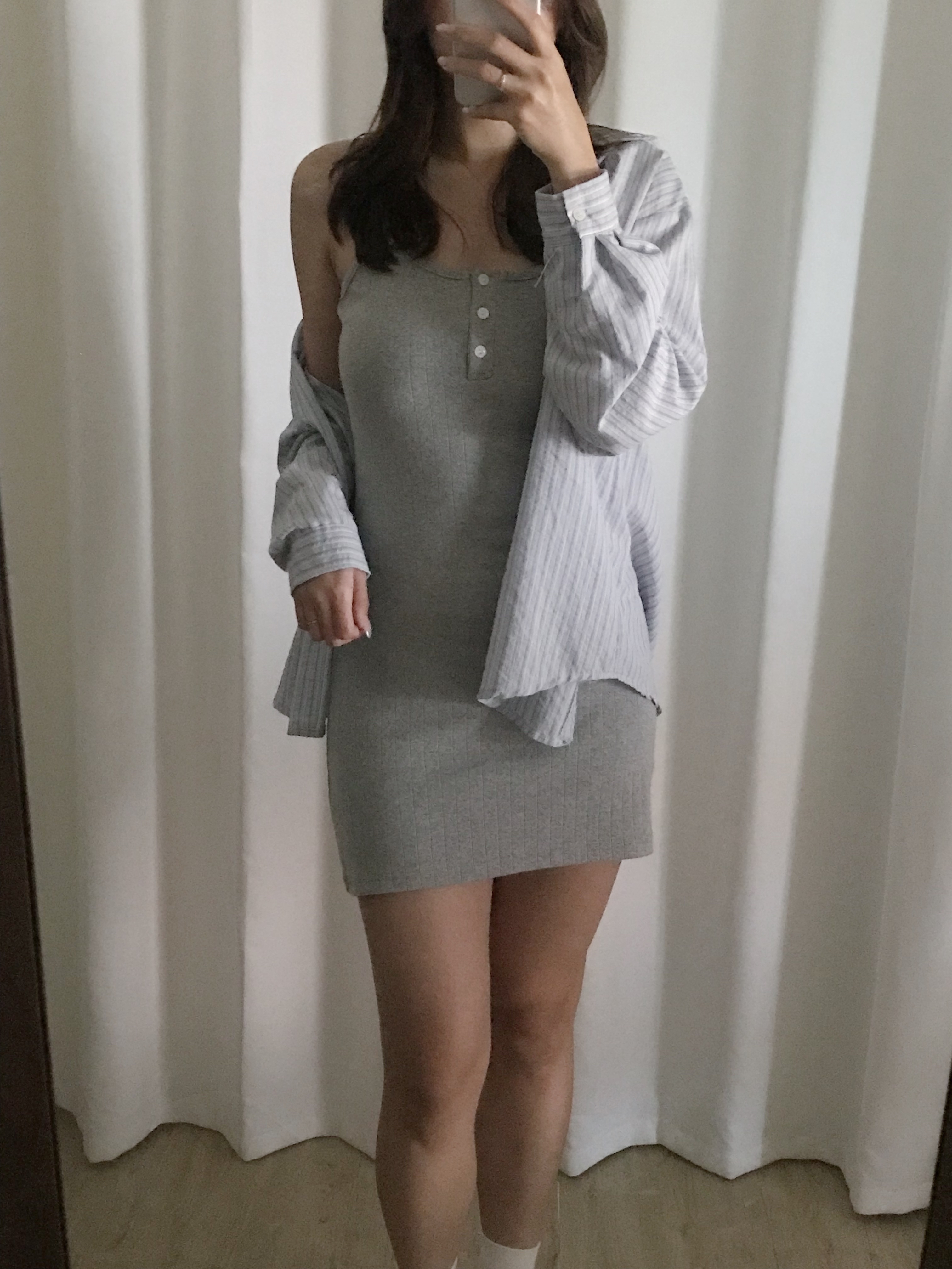 [顯身材!]簡約通花修身連身裙(三色入)