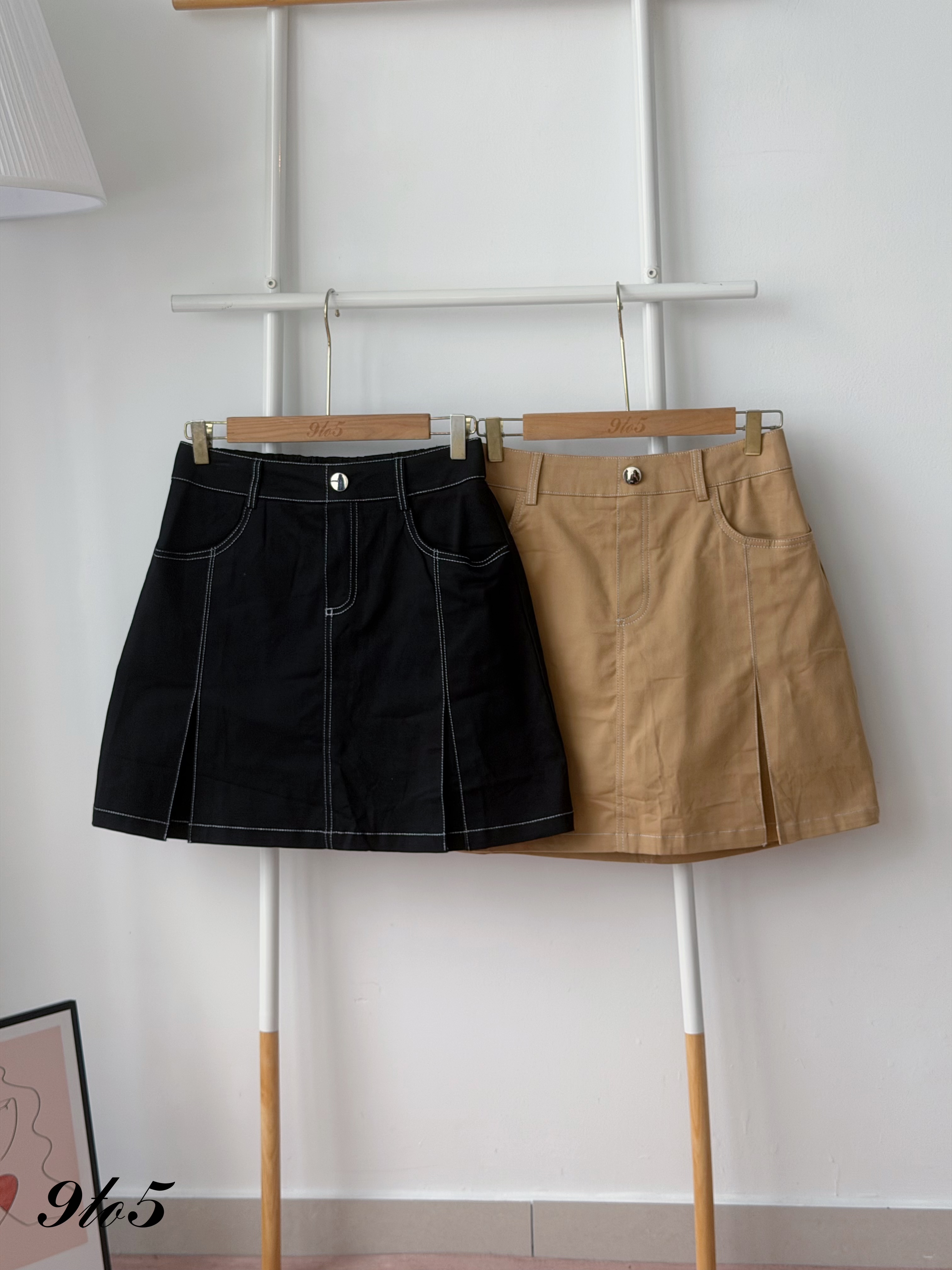 S2031 A Line Short Pleated Skirt - Black & Khaki