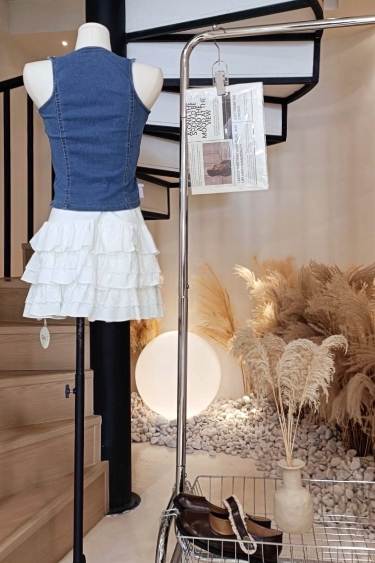 设计款牛仔上衣