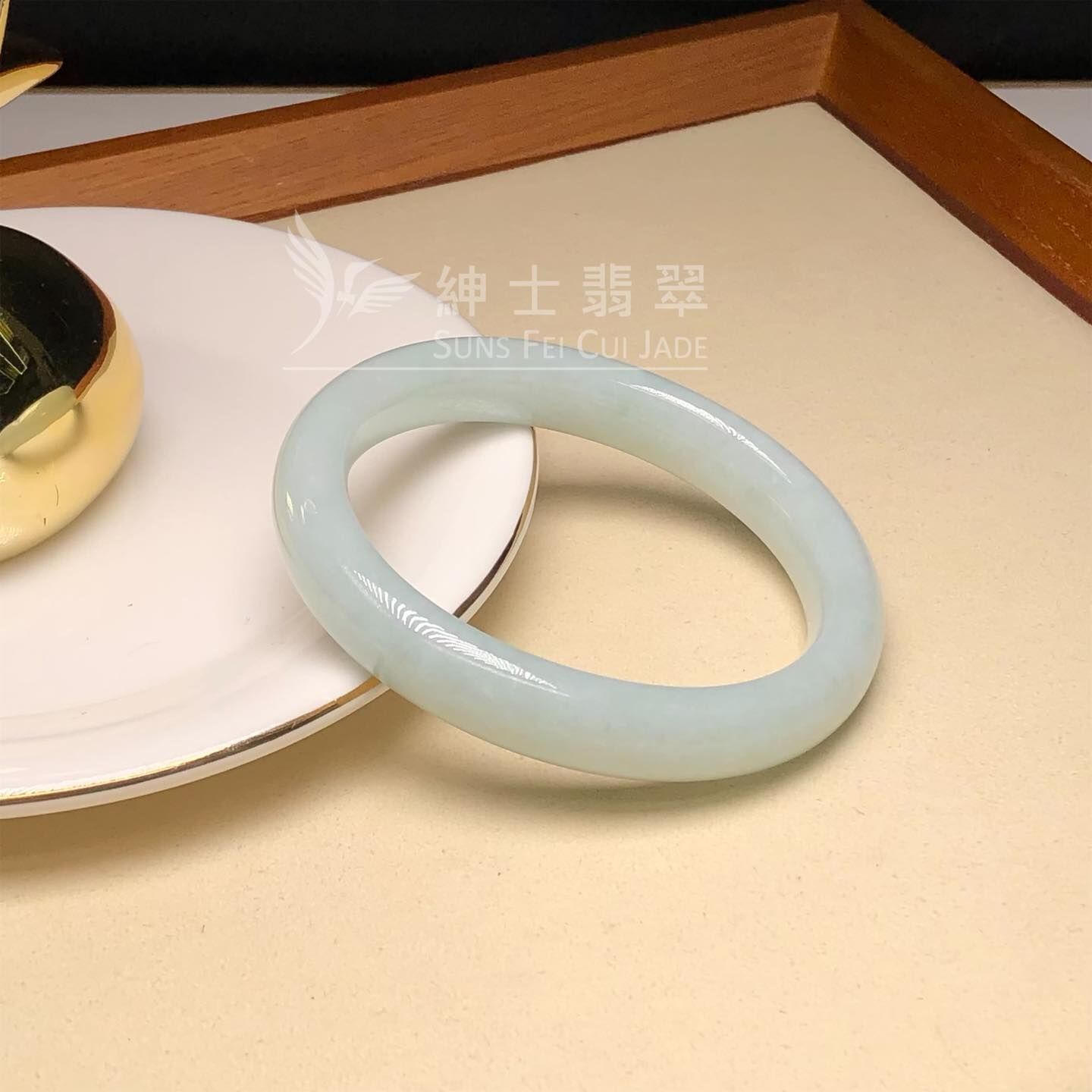 擺三橋蘋果綠貴妃鐲54.4mm