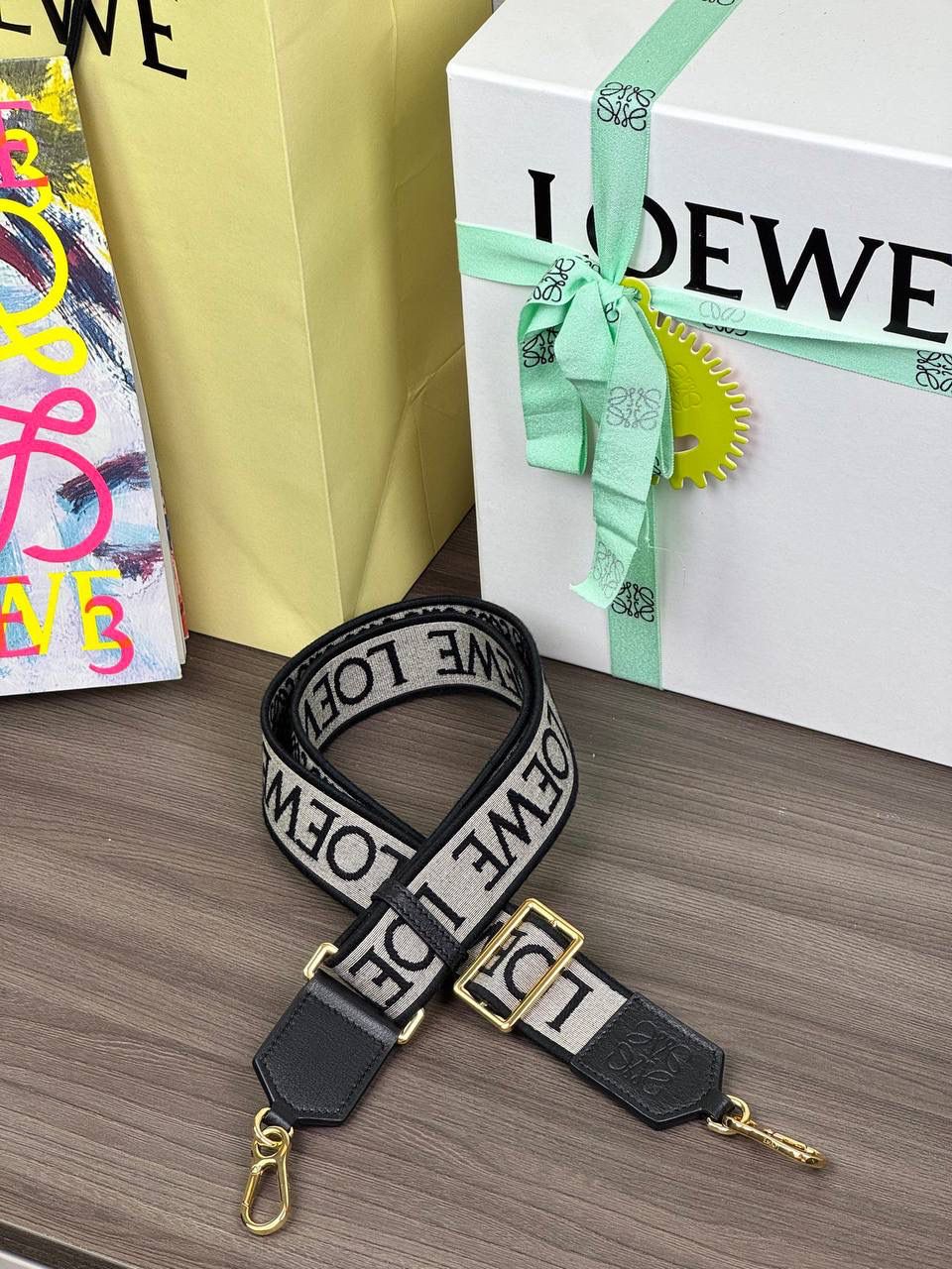 👉🏻升级版肩带【黑金】✅ 𝐀𝐧𝐚𝐠𝐫𝐚𝐦 刺绣肩带「黑金」 👈 全新升级上线♻️ （长度可调节） 编码：182323