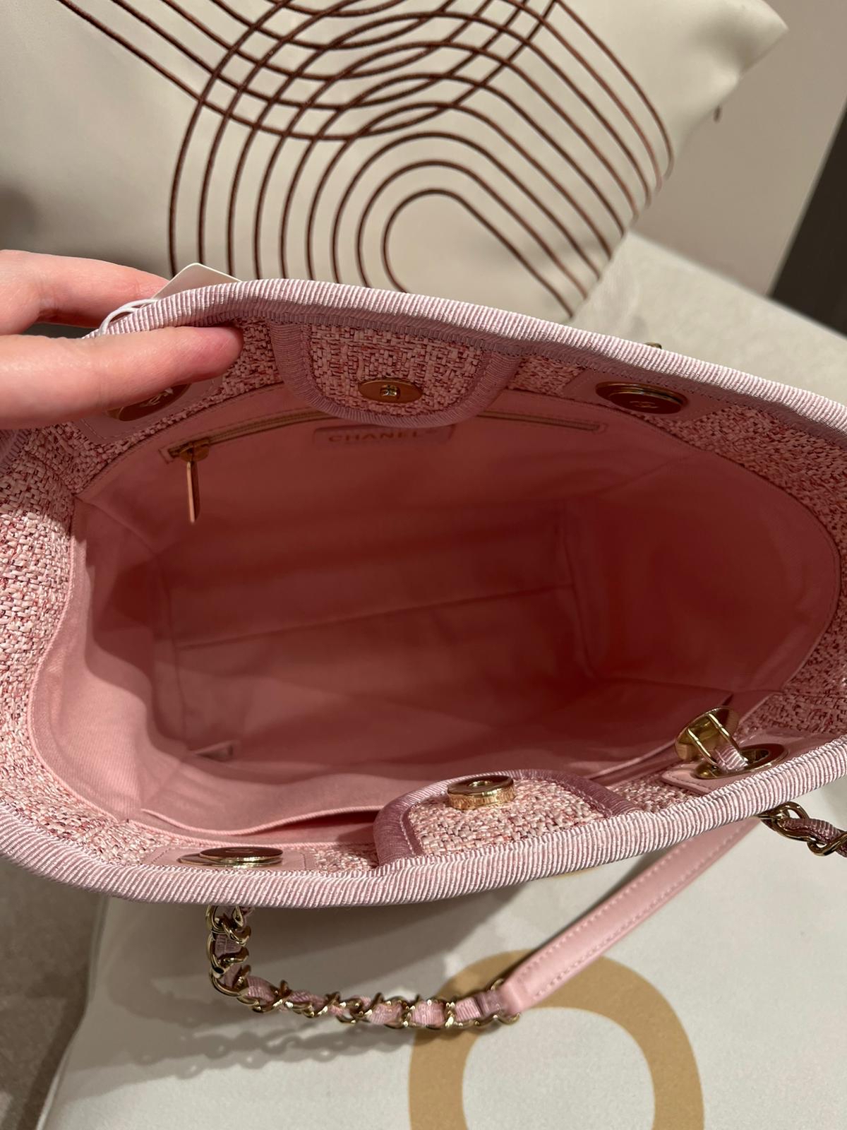 Chanel DEAUVILLE tote bag small 100%Authentic ,98%new  ✅31 card✅dust bag