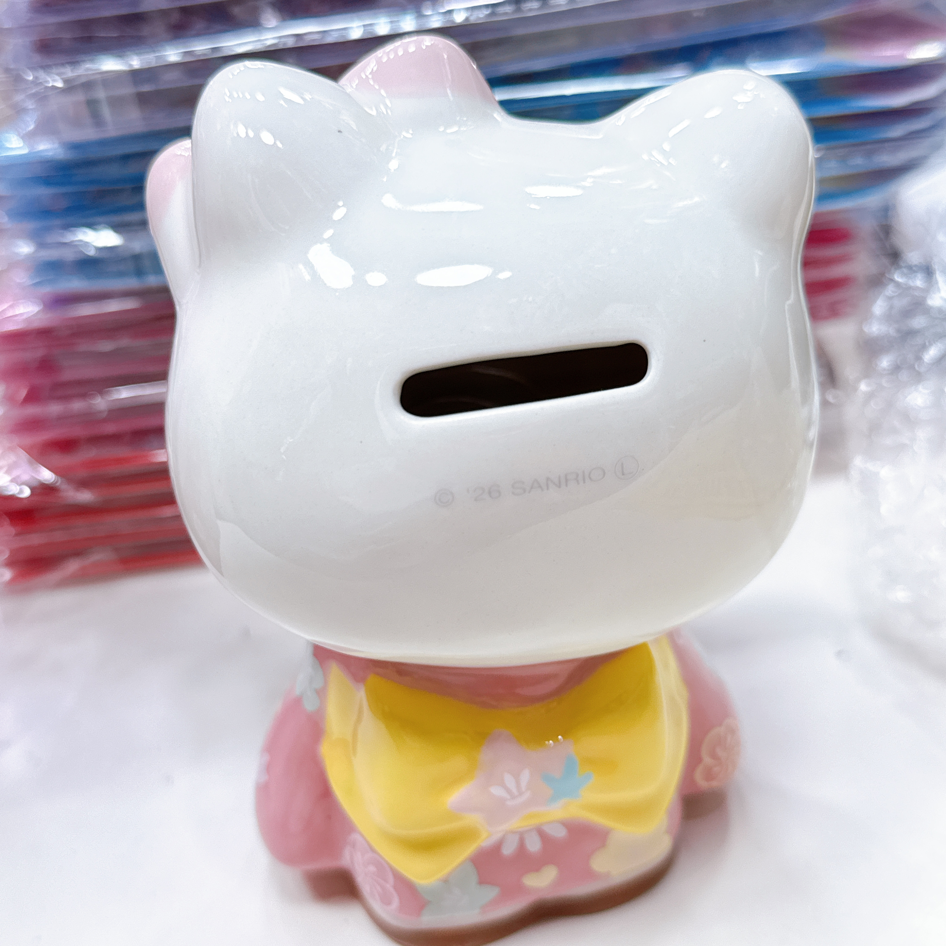 日本版Hello Kitty和服造型陶瓷錢罌