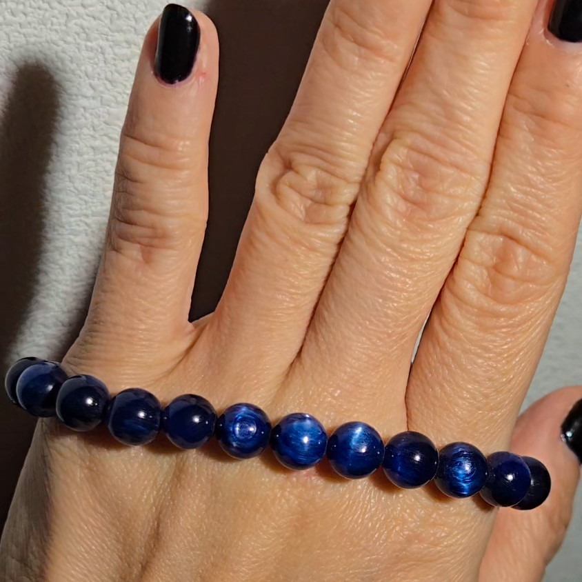 Blue kyanite 8.5mm bead bracelet - JW127