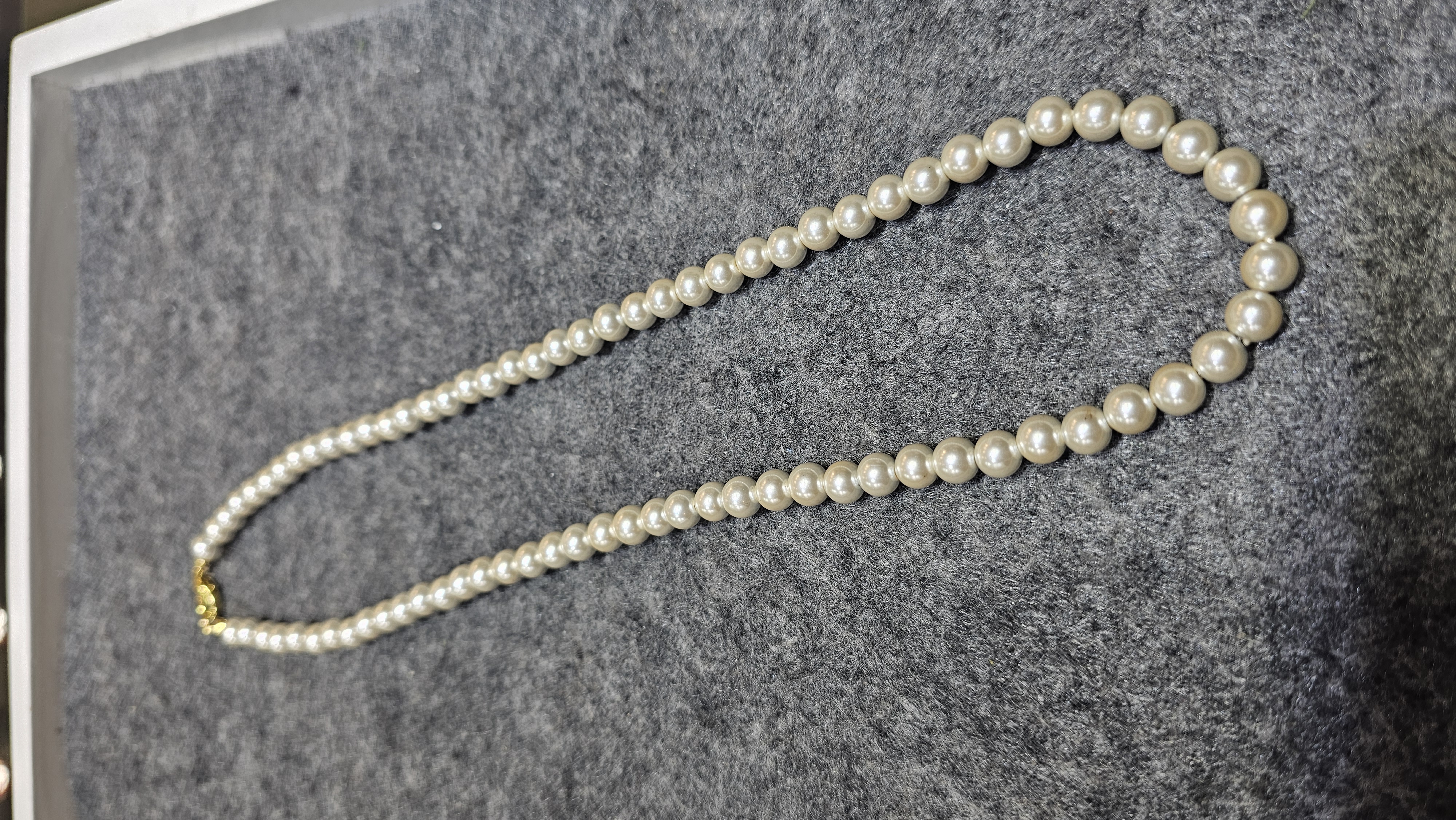 磁鐵礦珍珠頸鏈