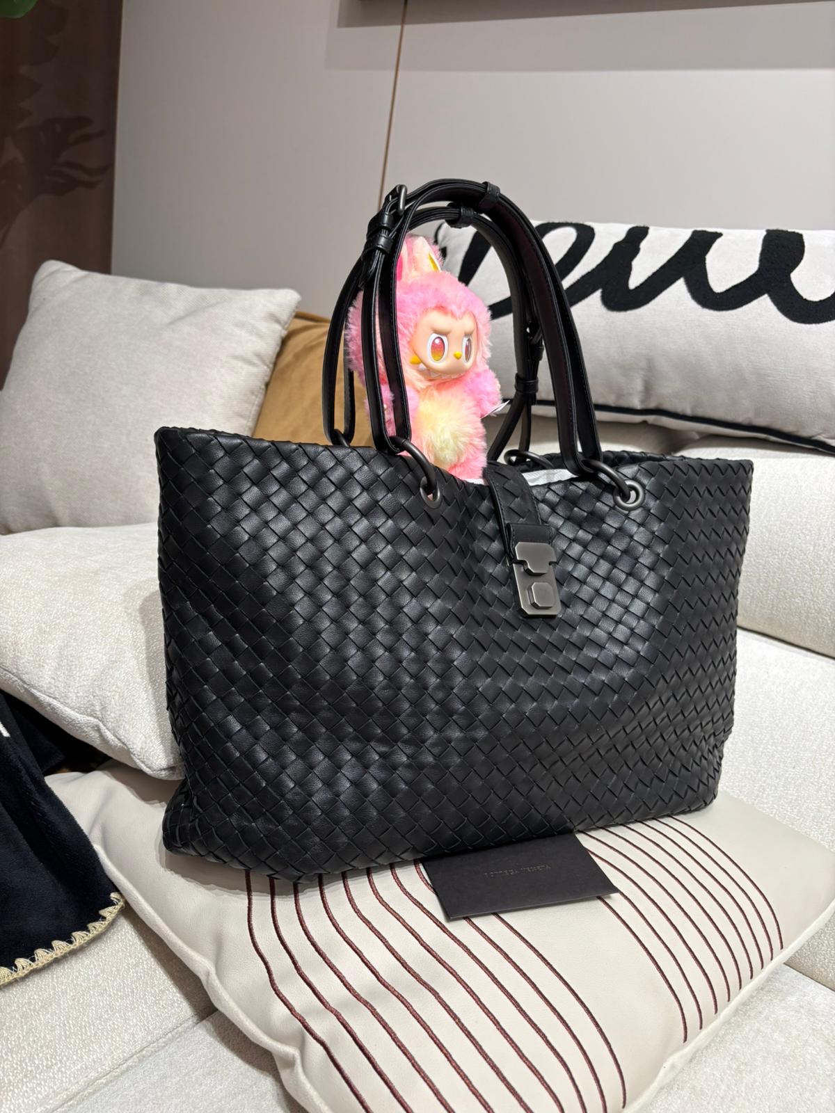 Bottega Veneta shoulder bag BV Black Lambskin Tote Bag 100%Authentic,98%new✅dust bag  