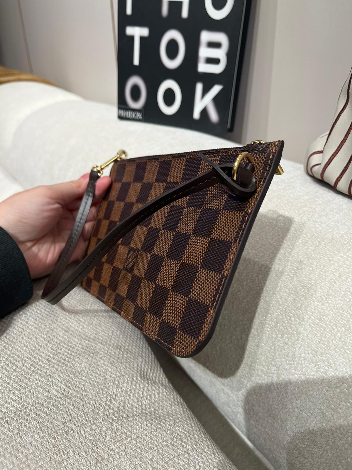 LV Zip Pouch 100%Authentic, 99%New 
