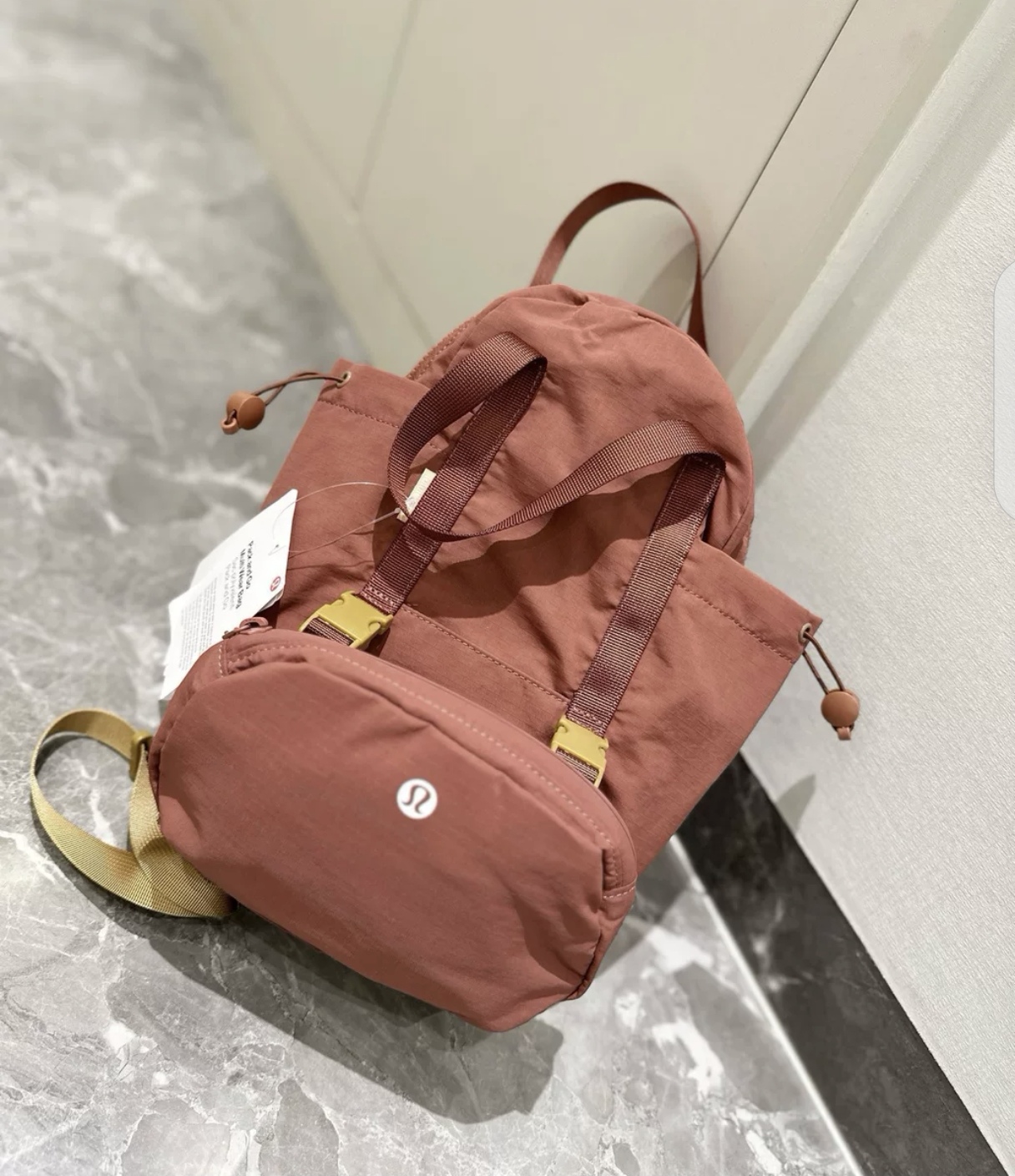 $188一套2用。Lululemon 這款多功能包真的火得有道理 ✨