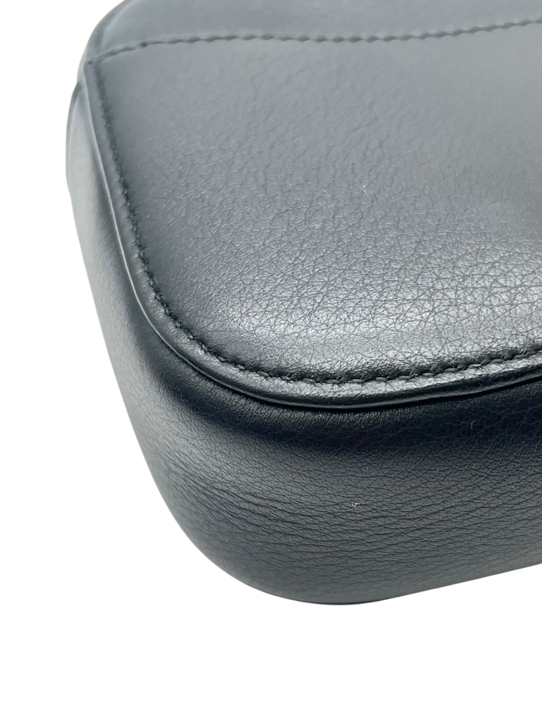 Pre-Owned BALENCIAGA Everyday Camera Bag / Product Code: 061407