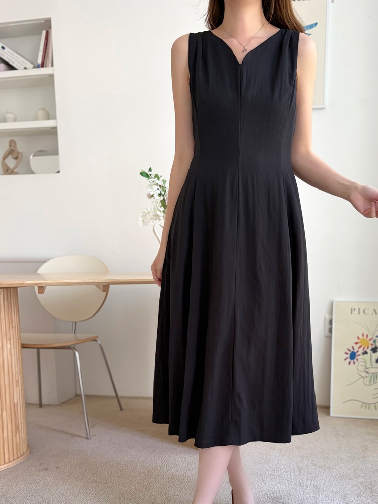 Daphne Flare Dress (Black)