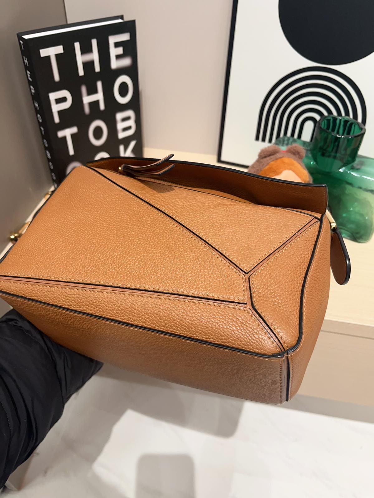 Loewe Puzzle Small Tan Calfskin 100%Authentic, 98%New ✅Tap✅Booklet✅Dust bag