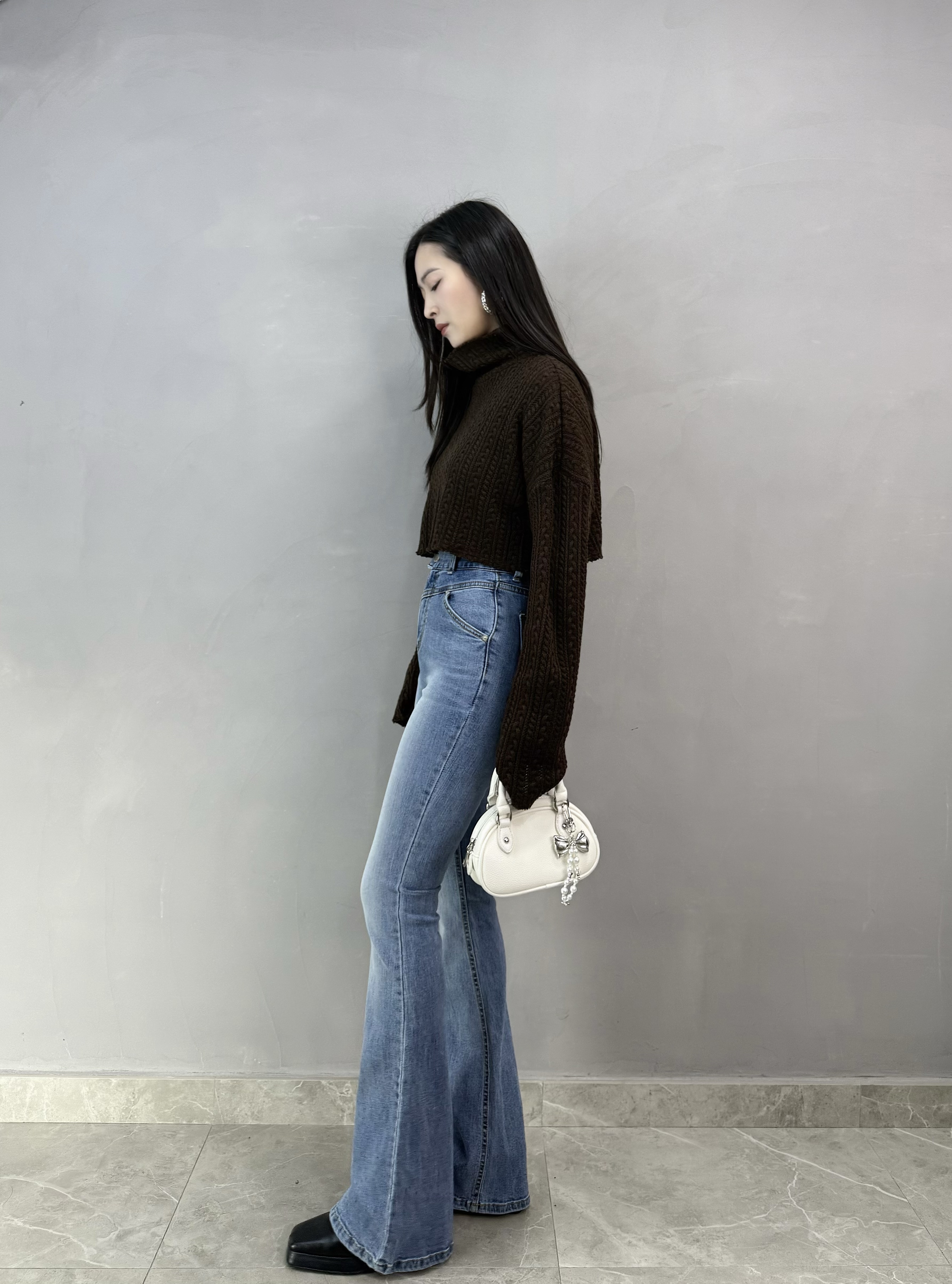 E74 高腰提臀喇叭牛仔褲