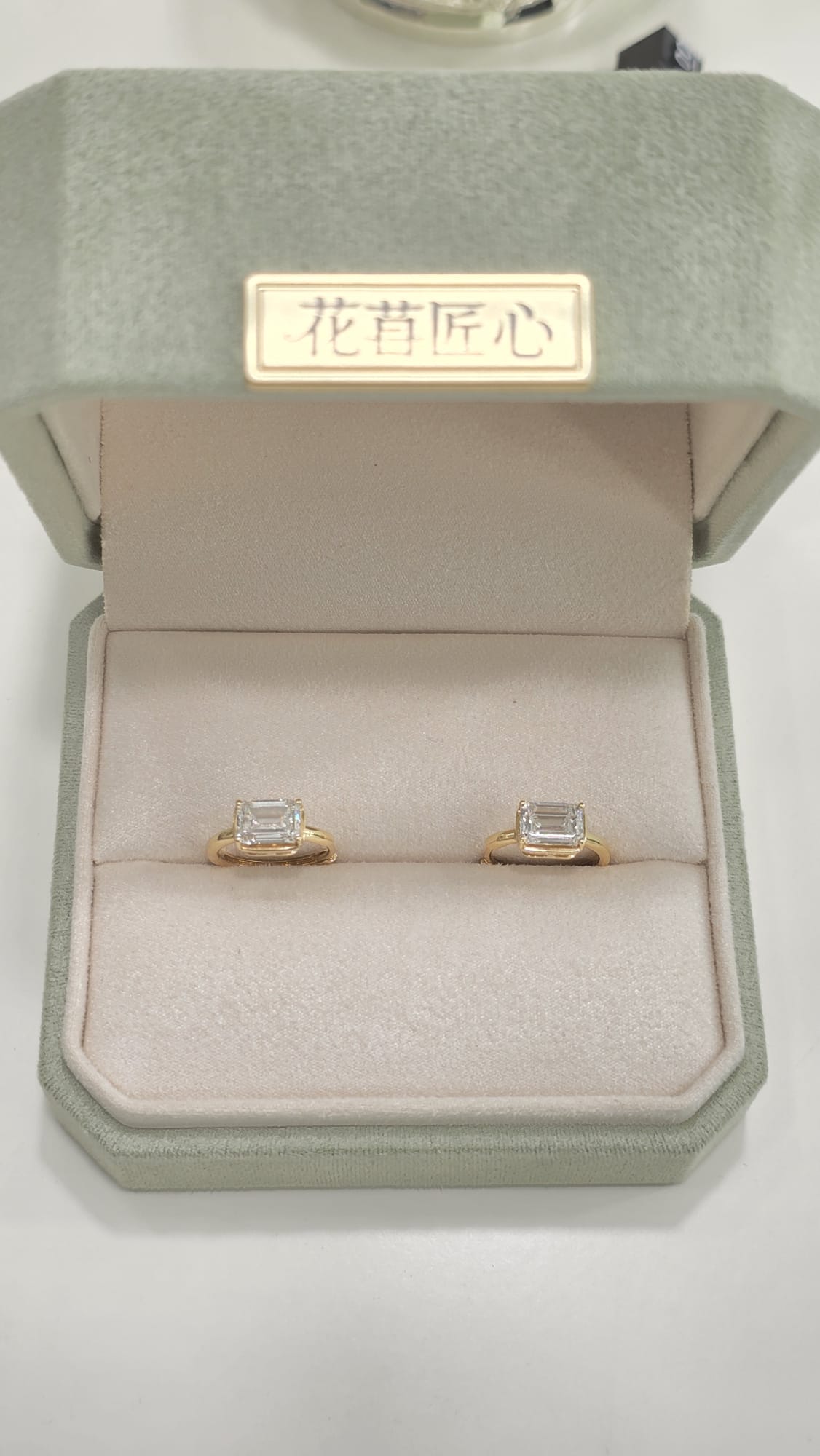 18K金培育祖母綠形鑽石耳環 D2.14ct/2 G2.752g