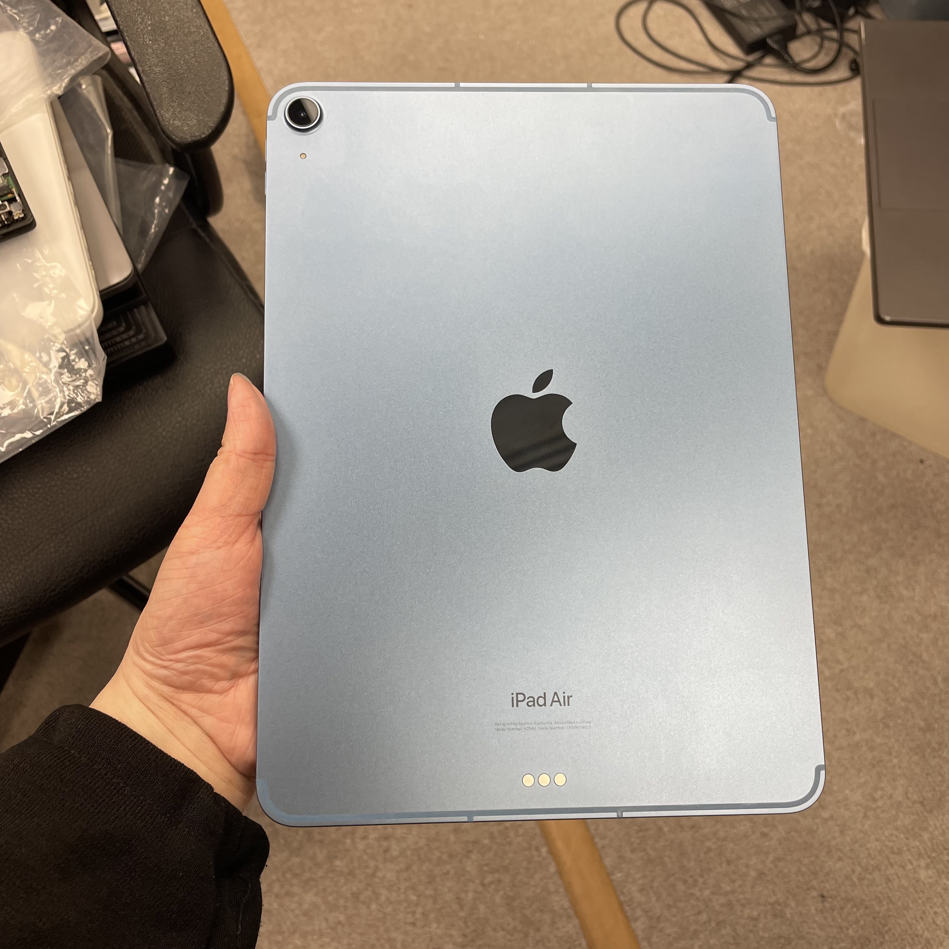 *625384 iPad Air 5 勁靚機 256GB 插卡版 藍色 blue