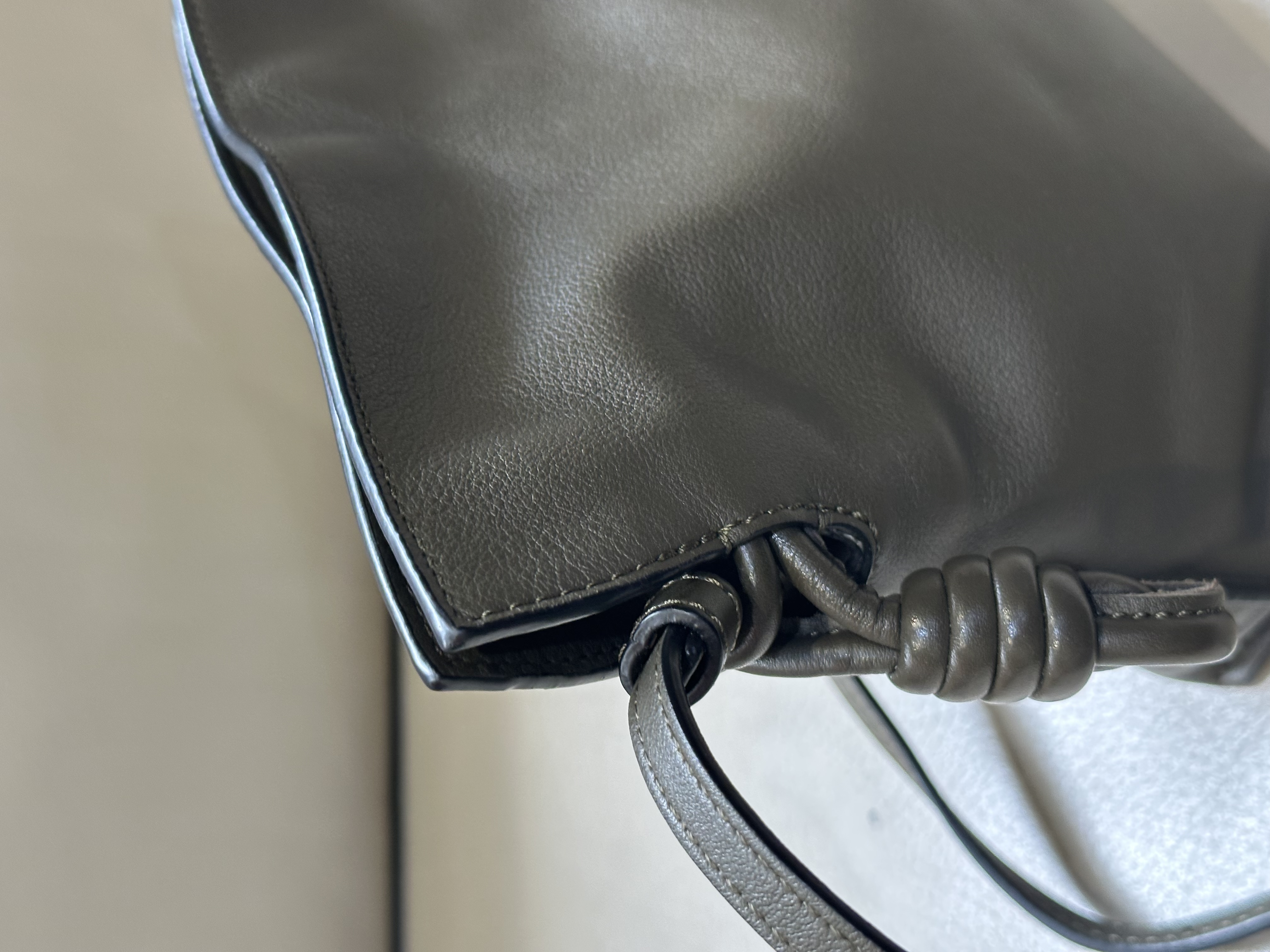 Pre-owned LOEWE Leather Flamenco Bag / Product Code: 26040515