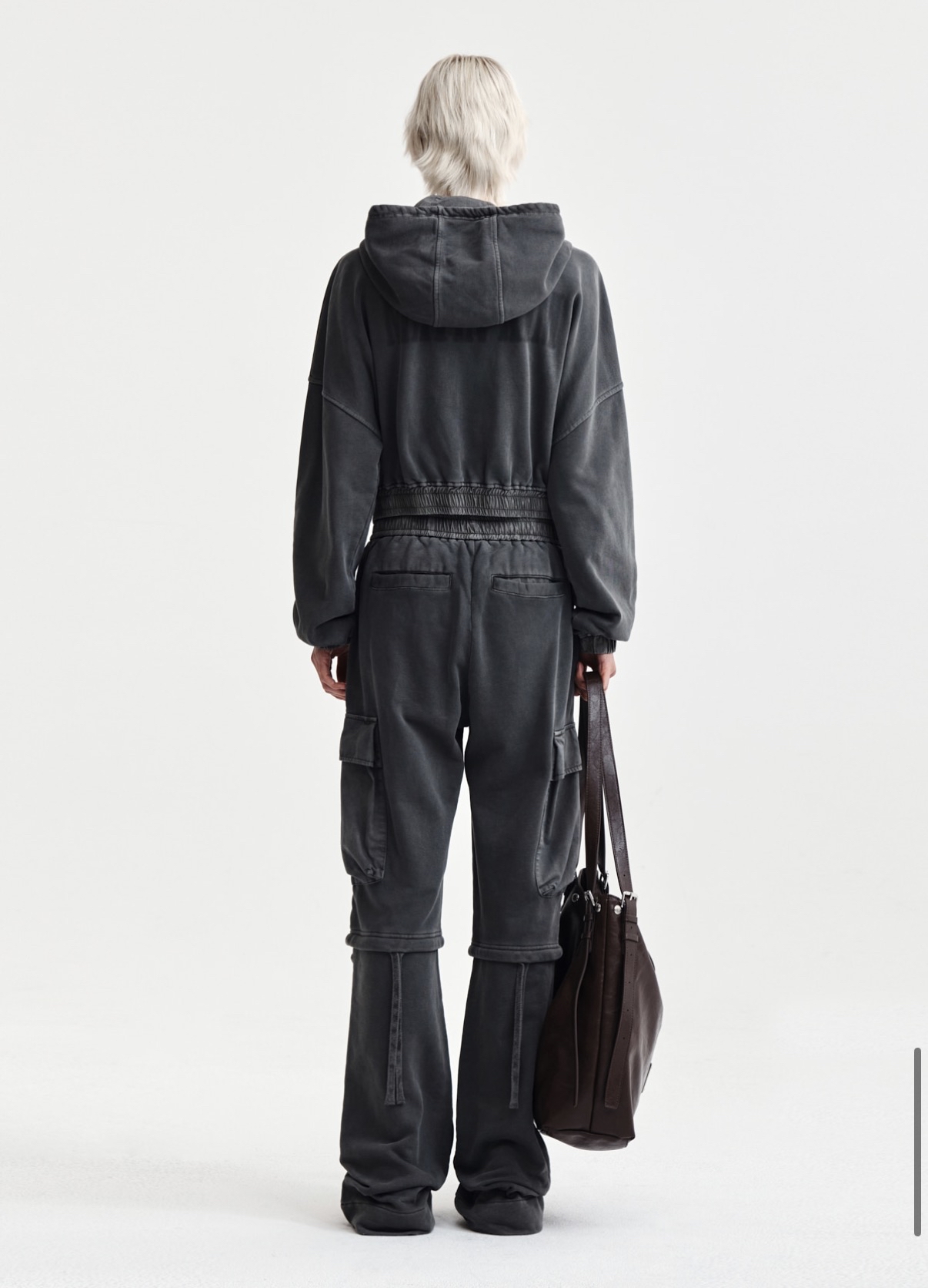MATIN KIM特價場 PIGMENT DYE CARGO PANTS FOR WOMEN IN CHARCOAL