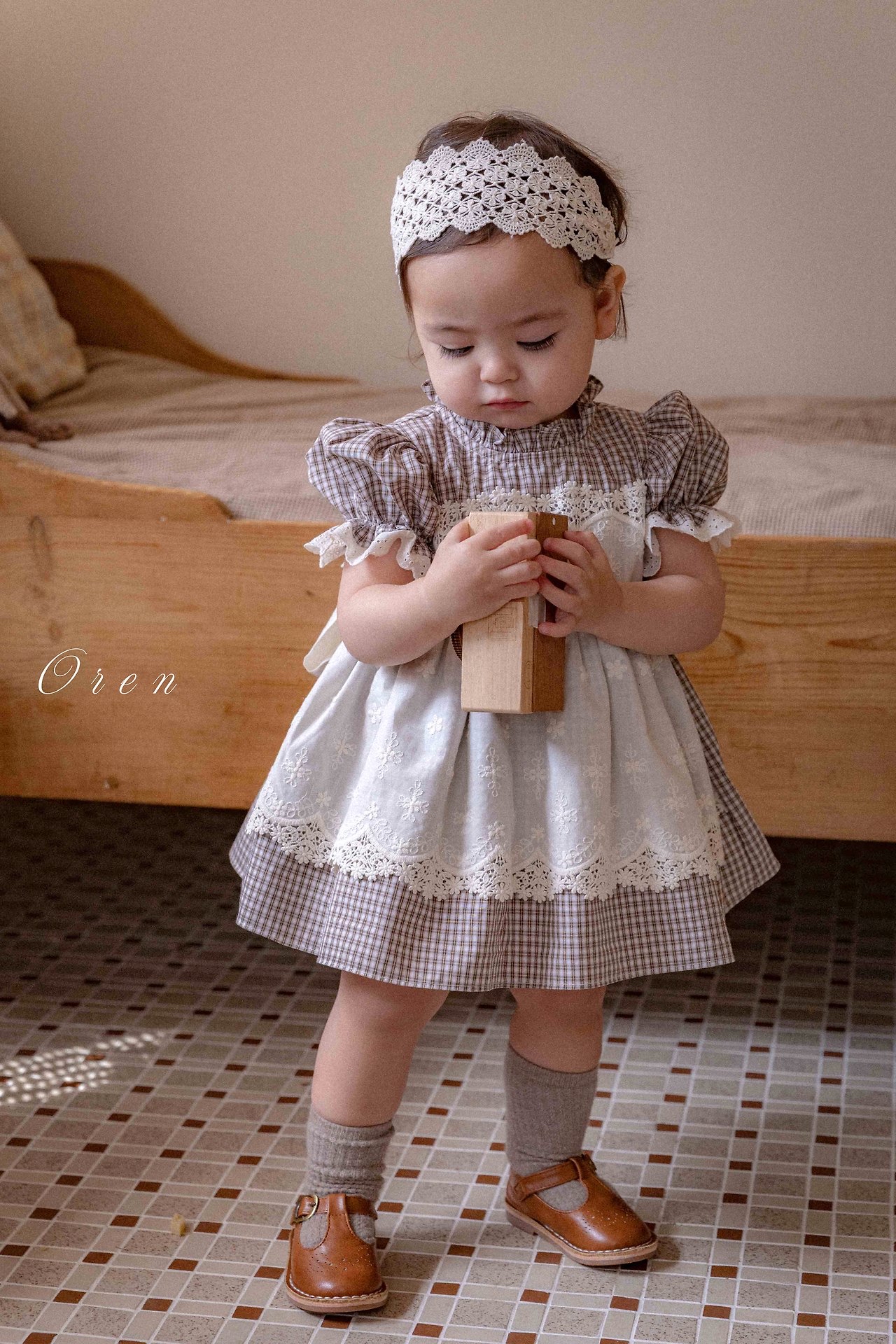 ☀️預訂 韓國直送☀️🇰🇷Oren Zegna蕾絲圍裙格紋短袖包屁裙