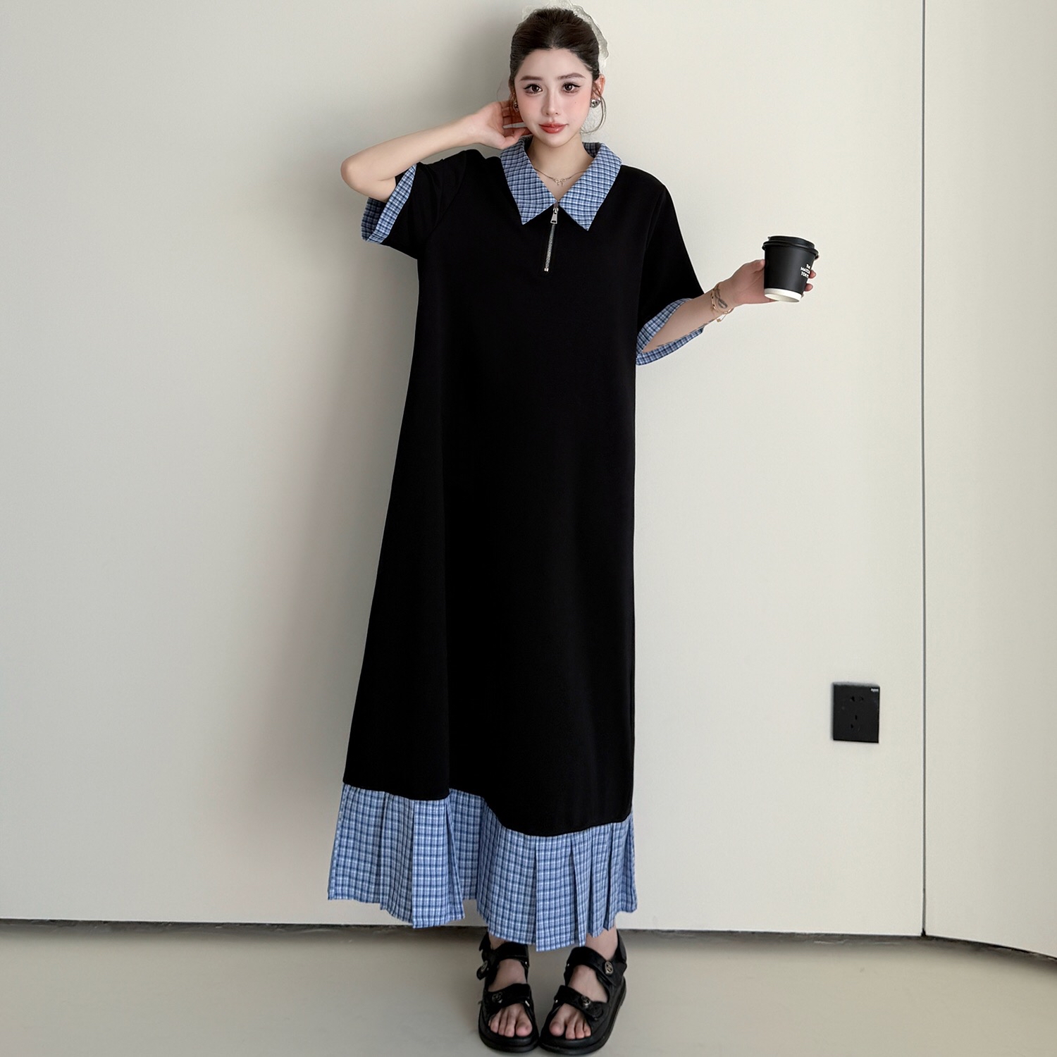 B283(61013) 韩系气质蓝格纹翻领与卷边袖与百褶下摆黑连身裙 