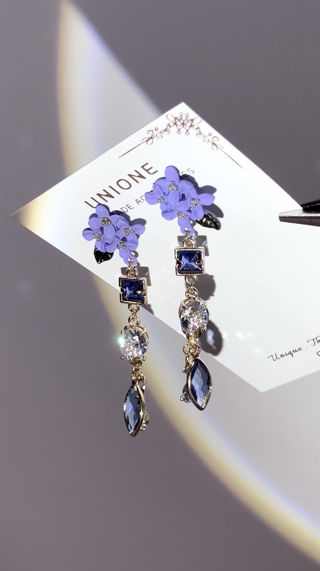 藍花簇水滴晶耳環💙