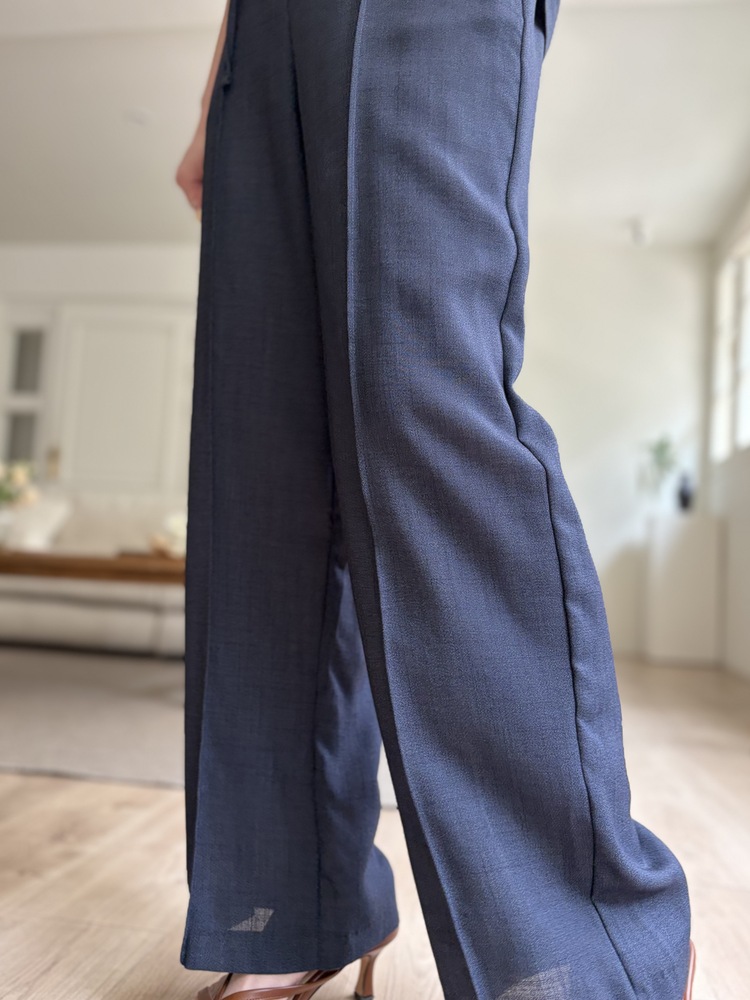 The Fine Linen Summer Set (Navy)