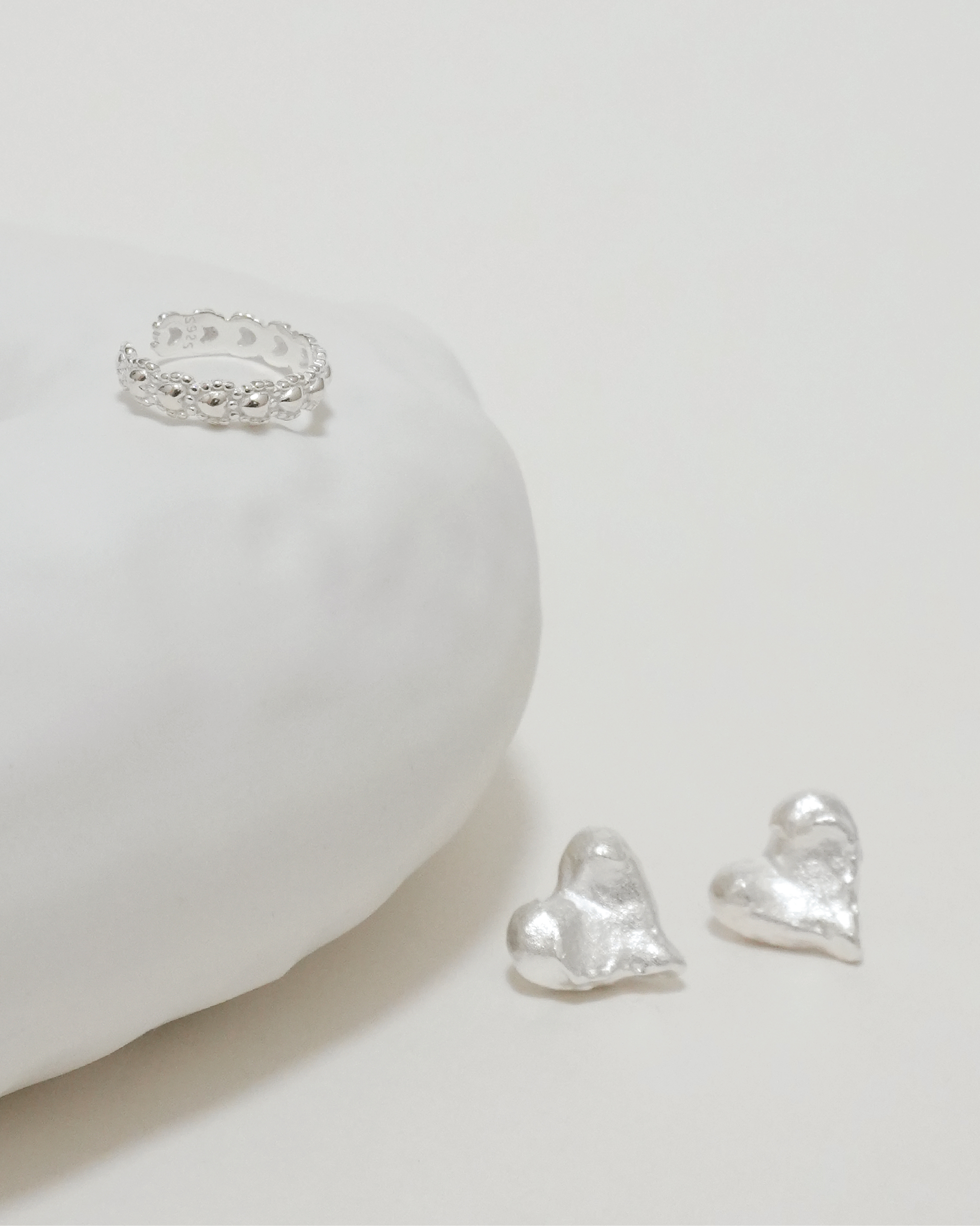 Cloud-Bead Heart Ring