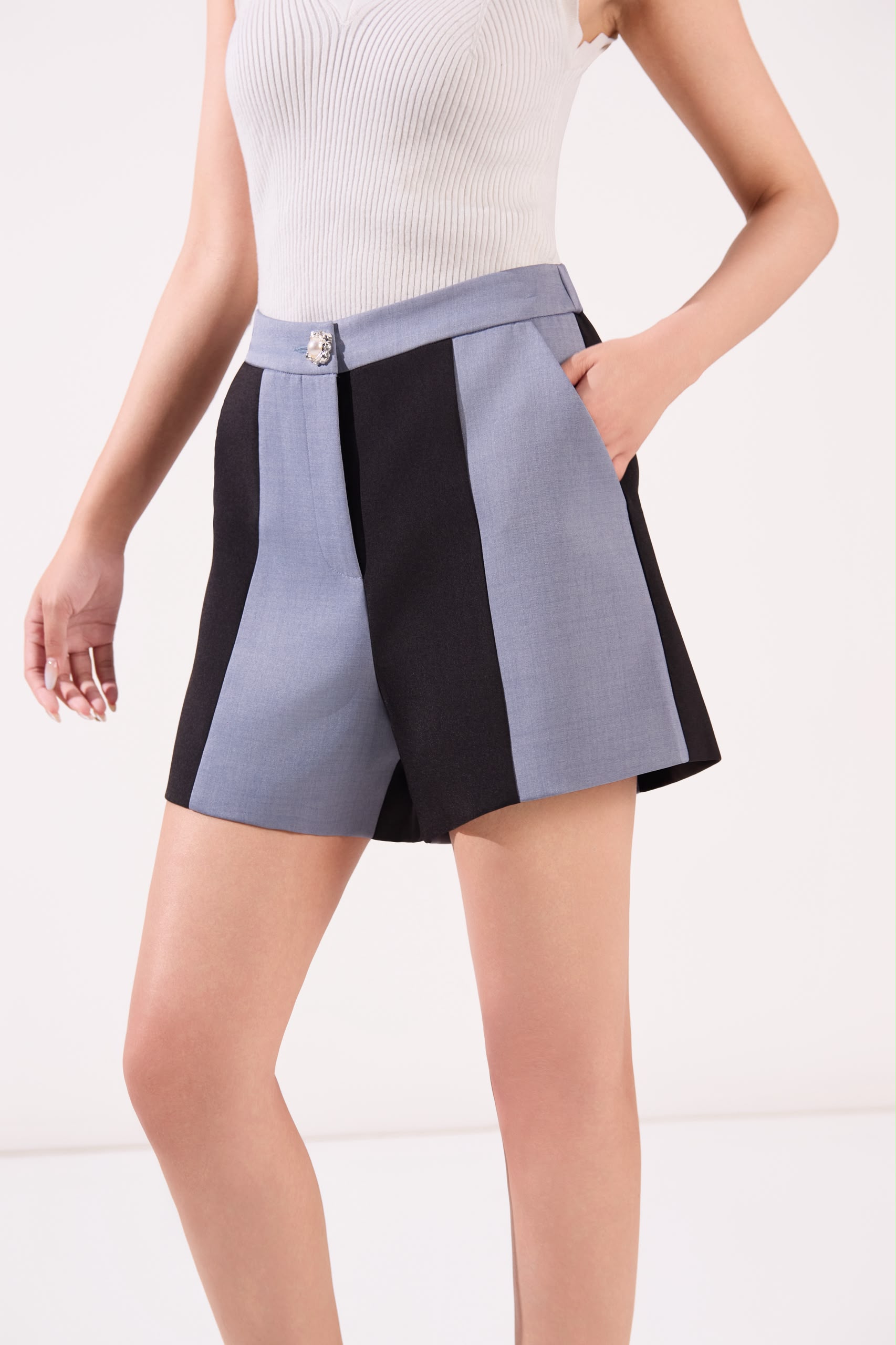 13141399 Contrast Panel Tailored Shorts